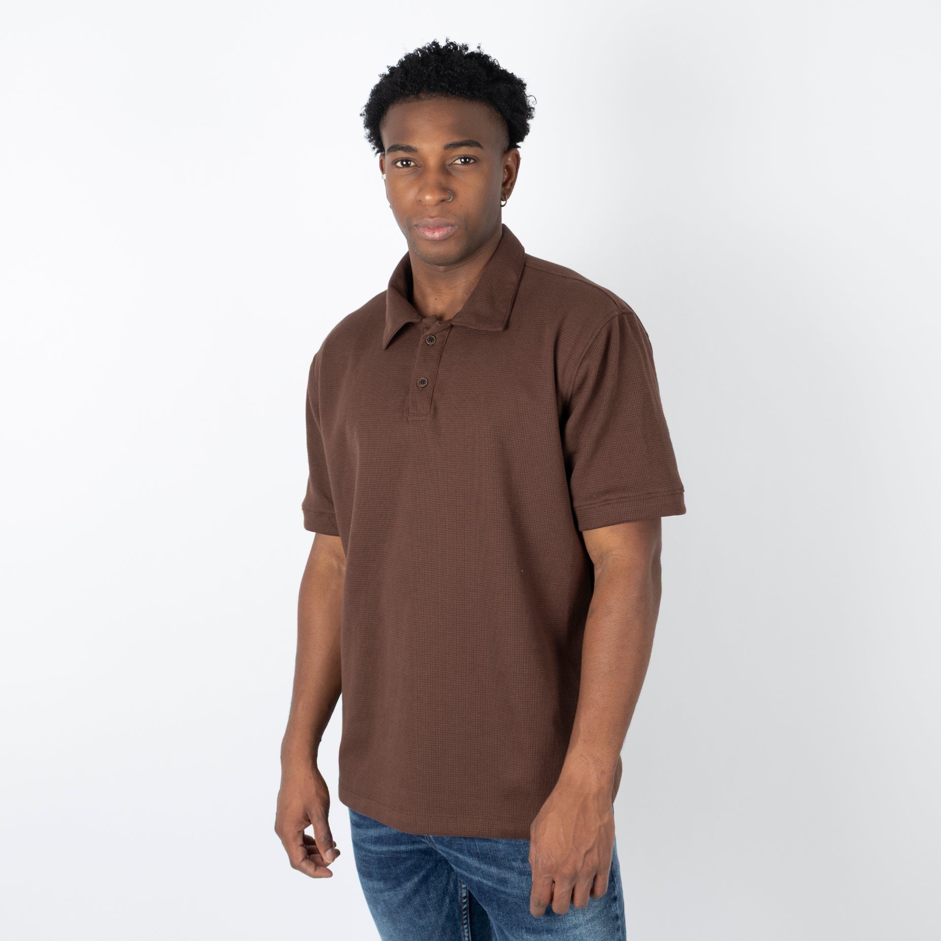 Polo hombre textura cuello cafe