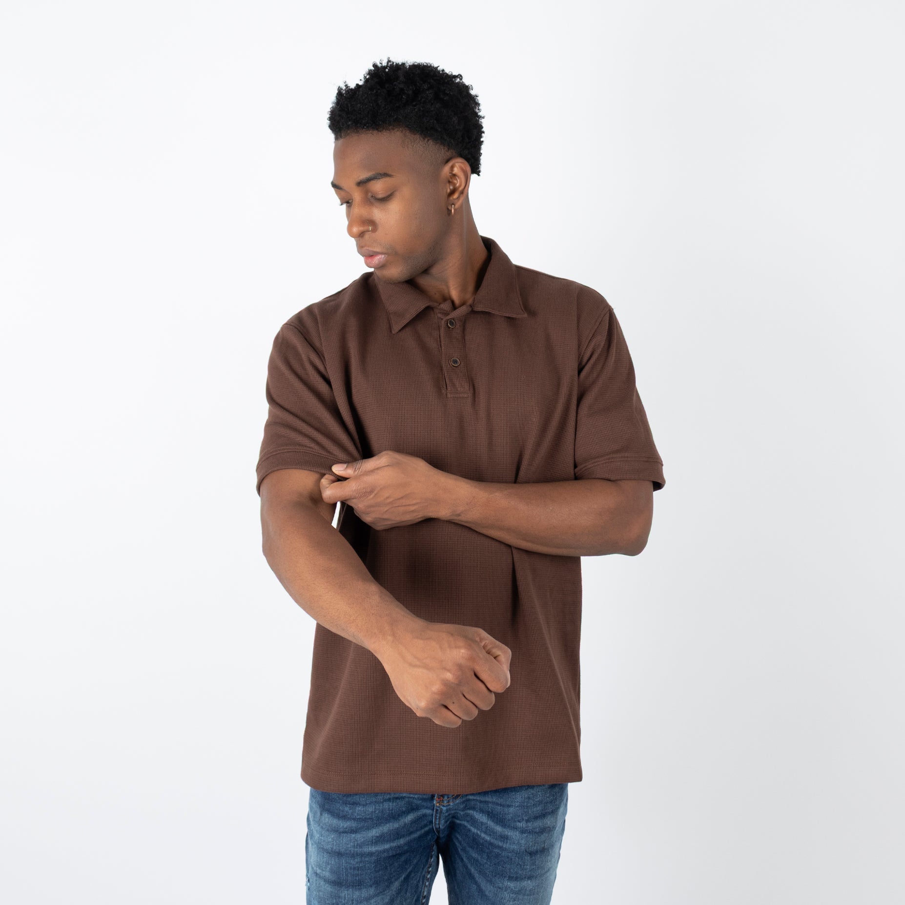 Polo hombre textura cuello cafe