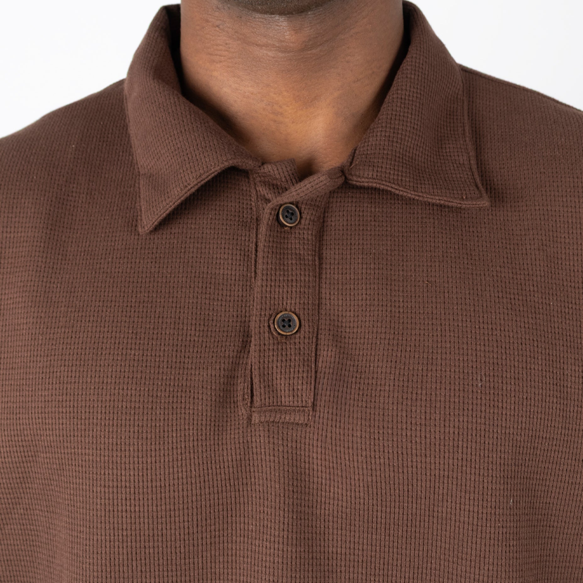 Polo hombre textura cuello cafe