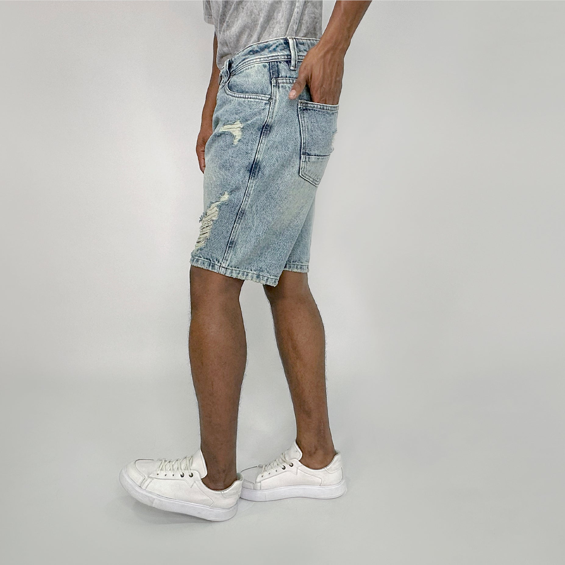 Bermuda hombre con rotos