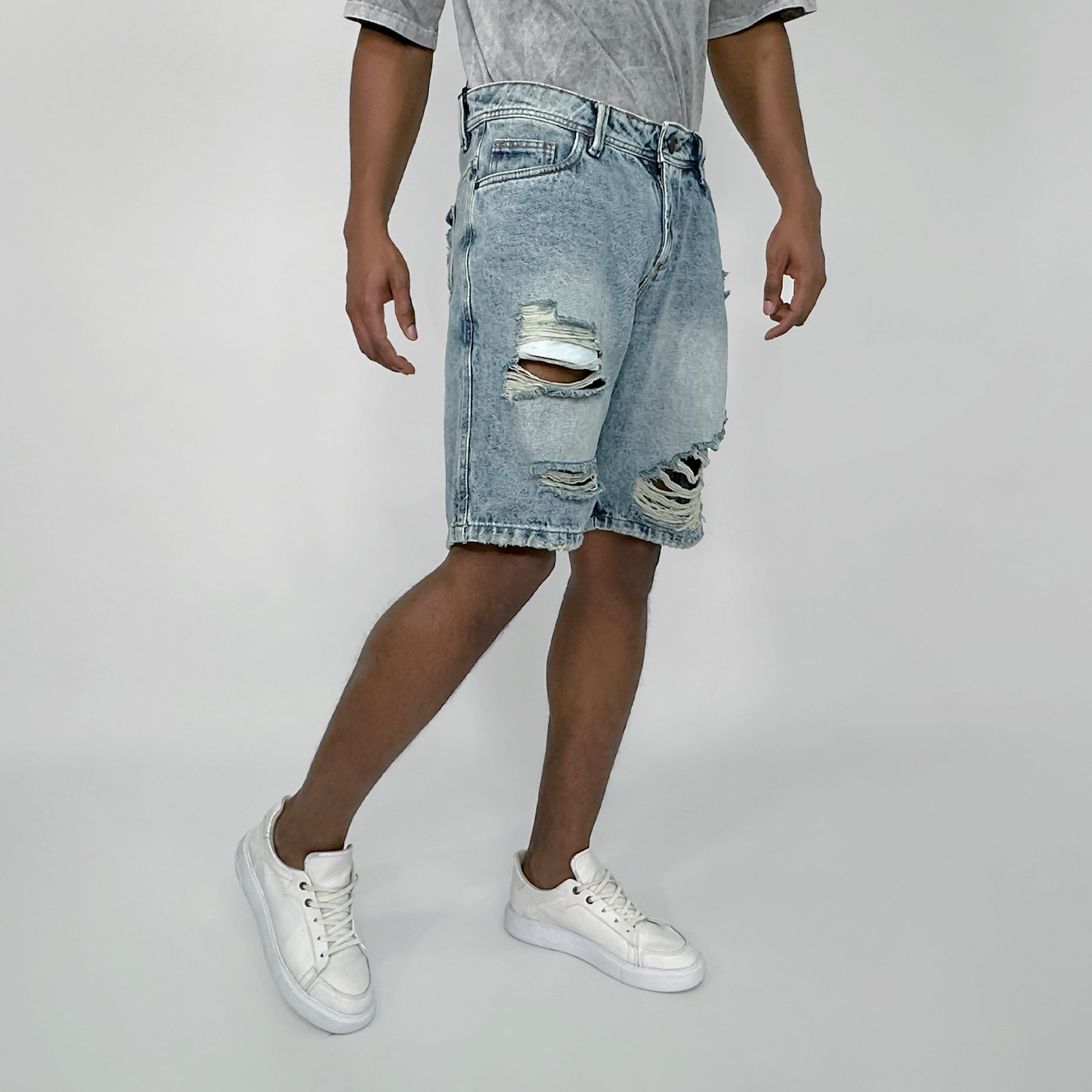 Bermuda hombre con rotos