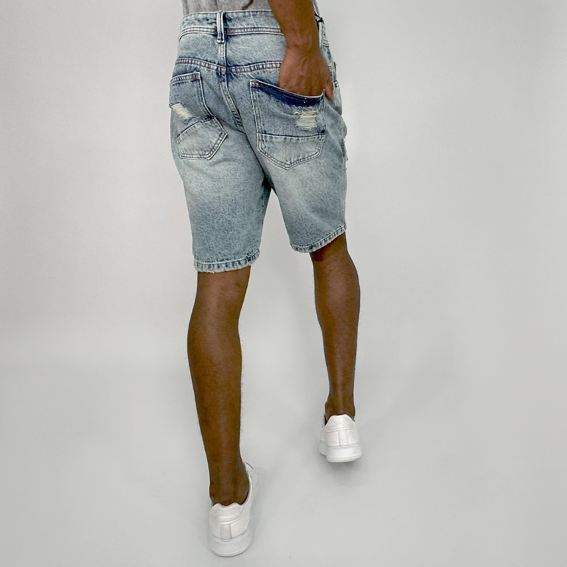 Bermuda hombre con rotos