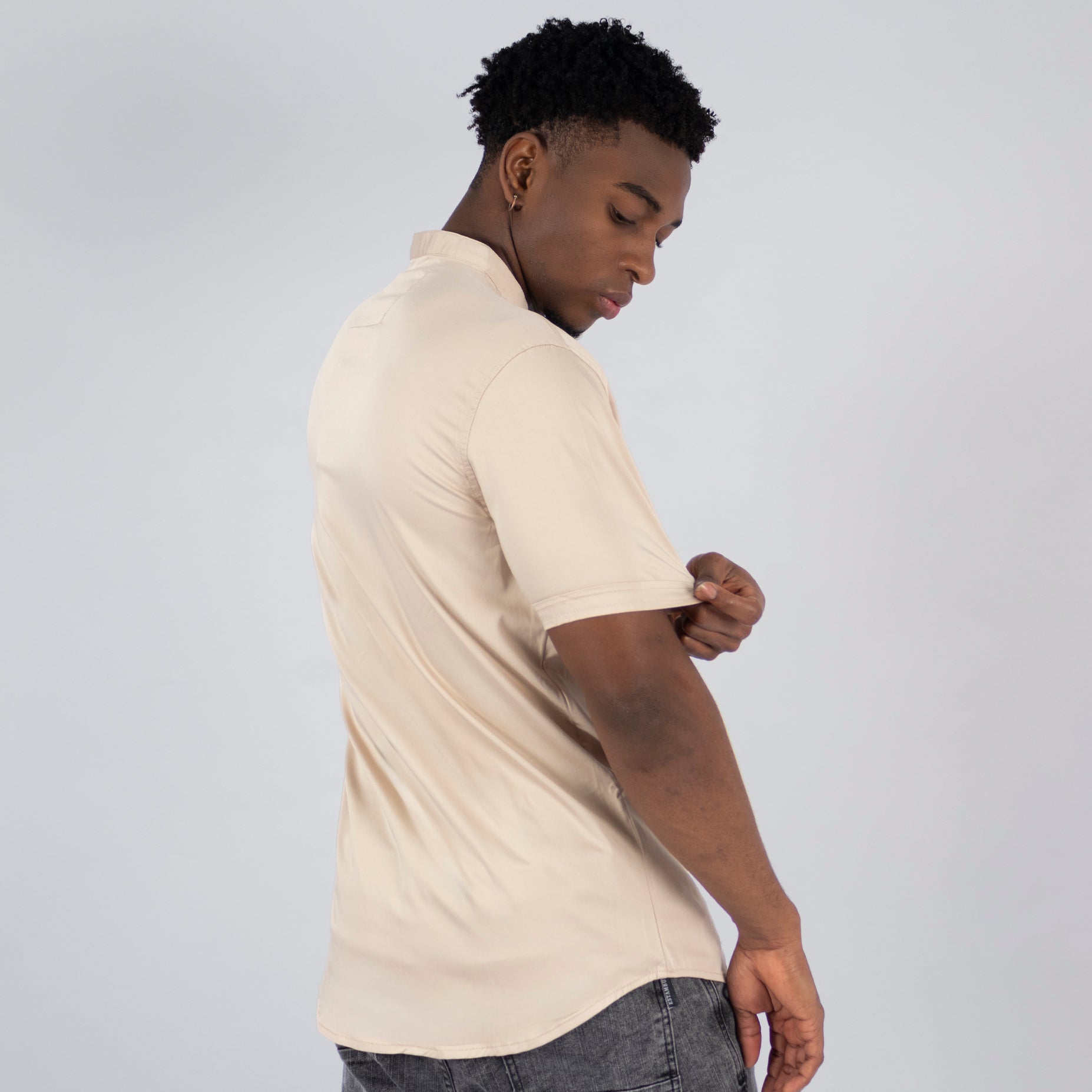 Camisa hombre basica arena