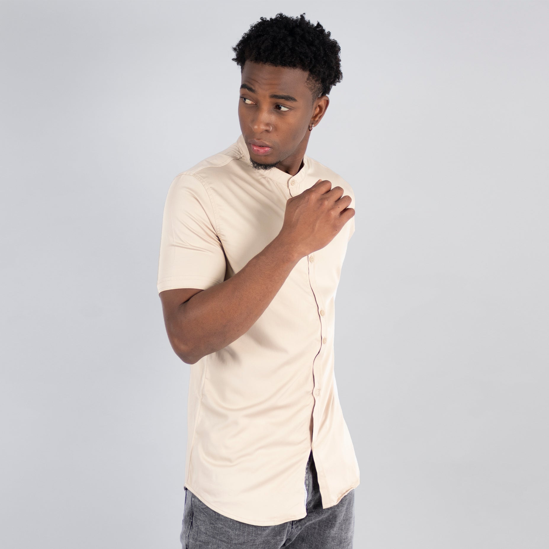 Camisa hombre basica arena