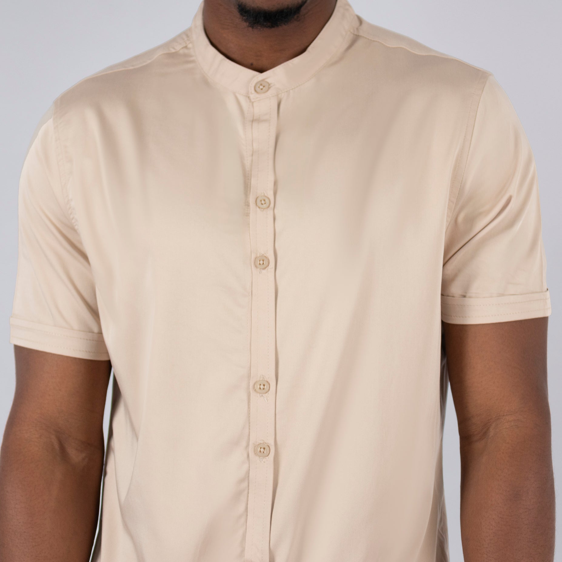 Camisa hombre basica arena