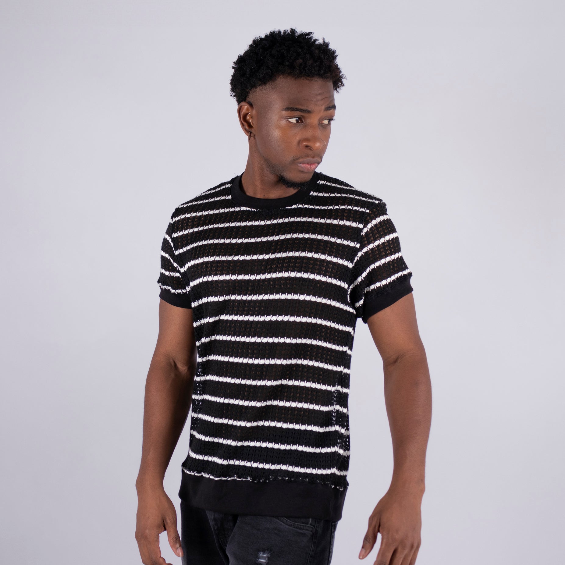 Camiseta hombre textura rayas negro