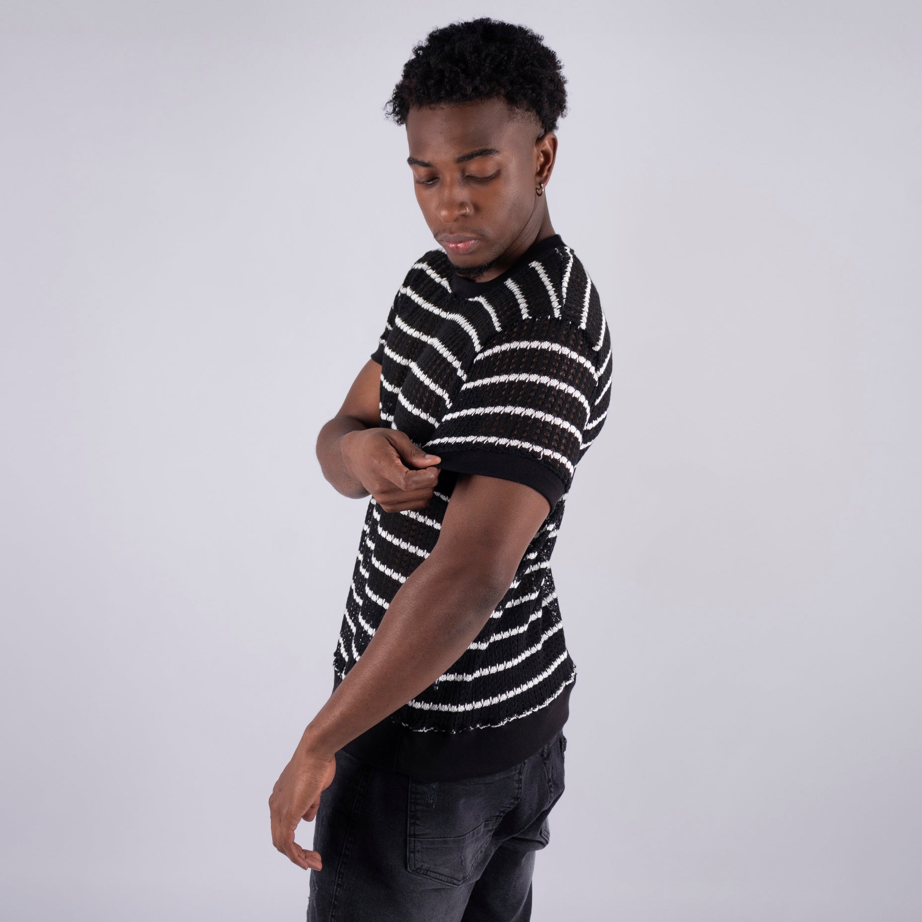 Camiseta hombre textura rayas negro