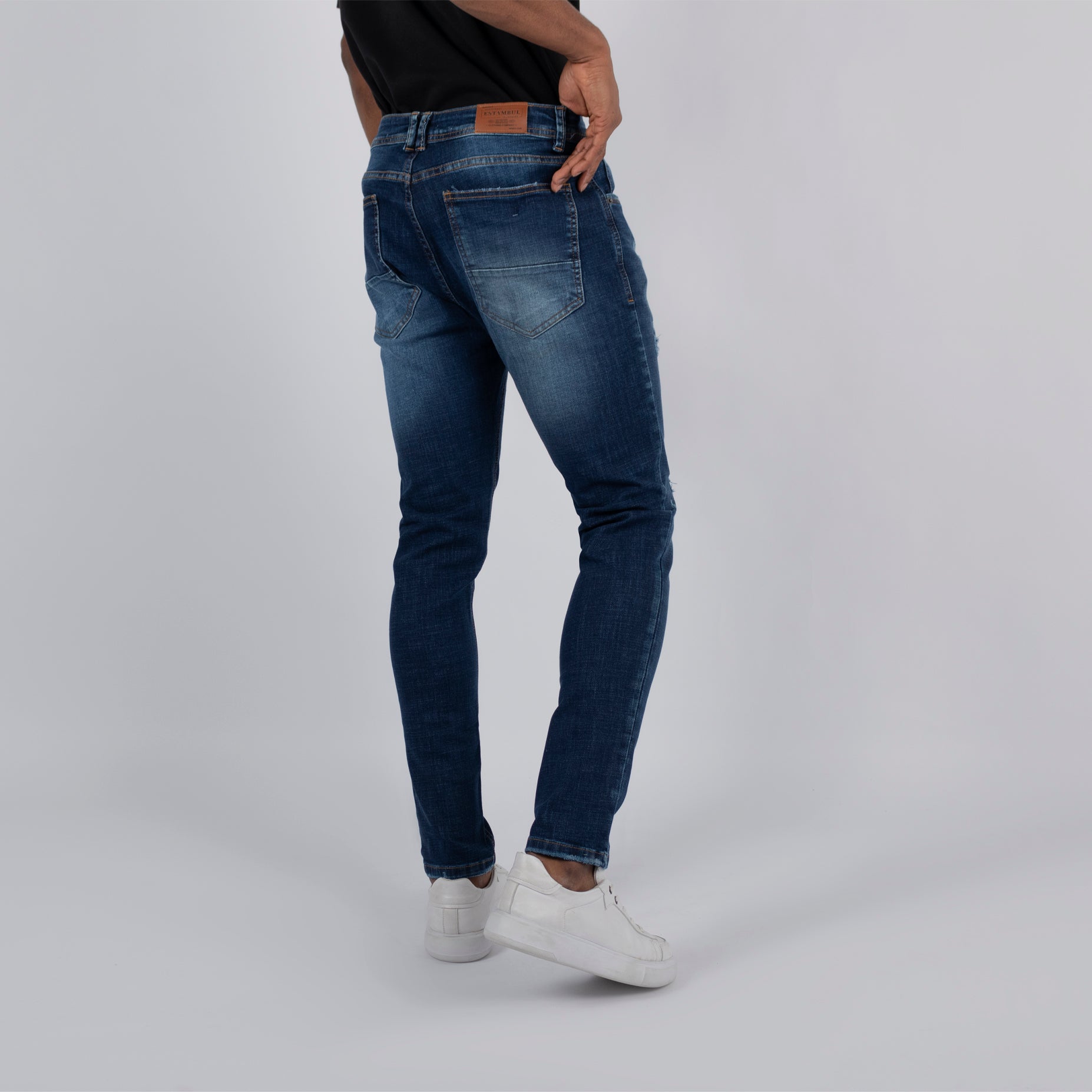 Jeans hombre azul oscuro con rotos