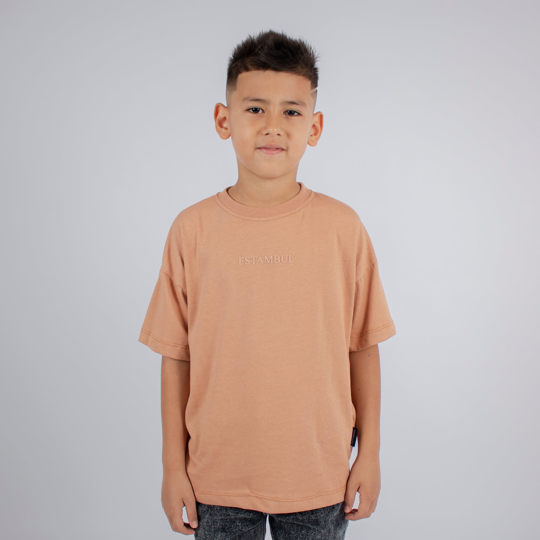 Oversize niño basica camel fuerte