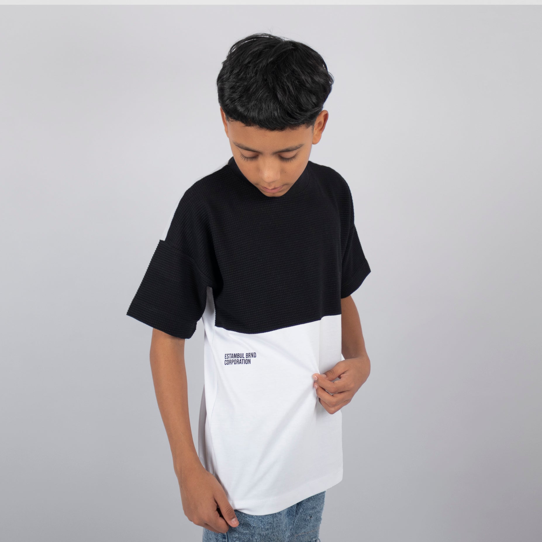 Camiseta niño cortes corporation brnd