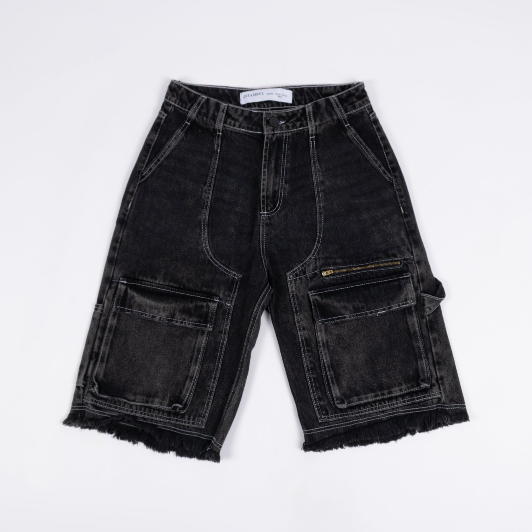 Bermuda hombre cargo oscura