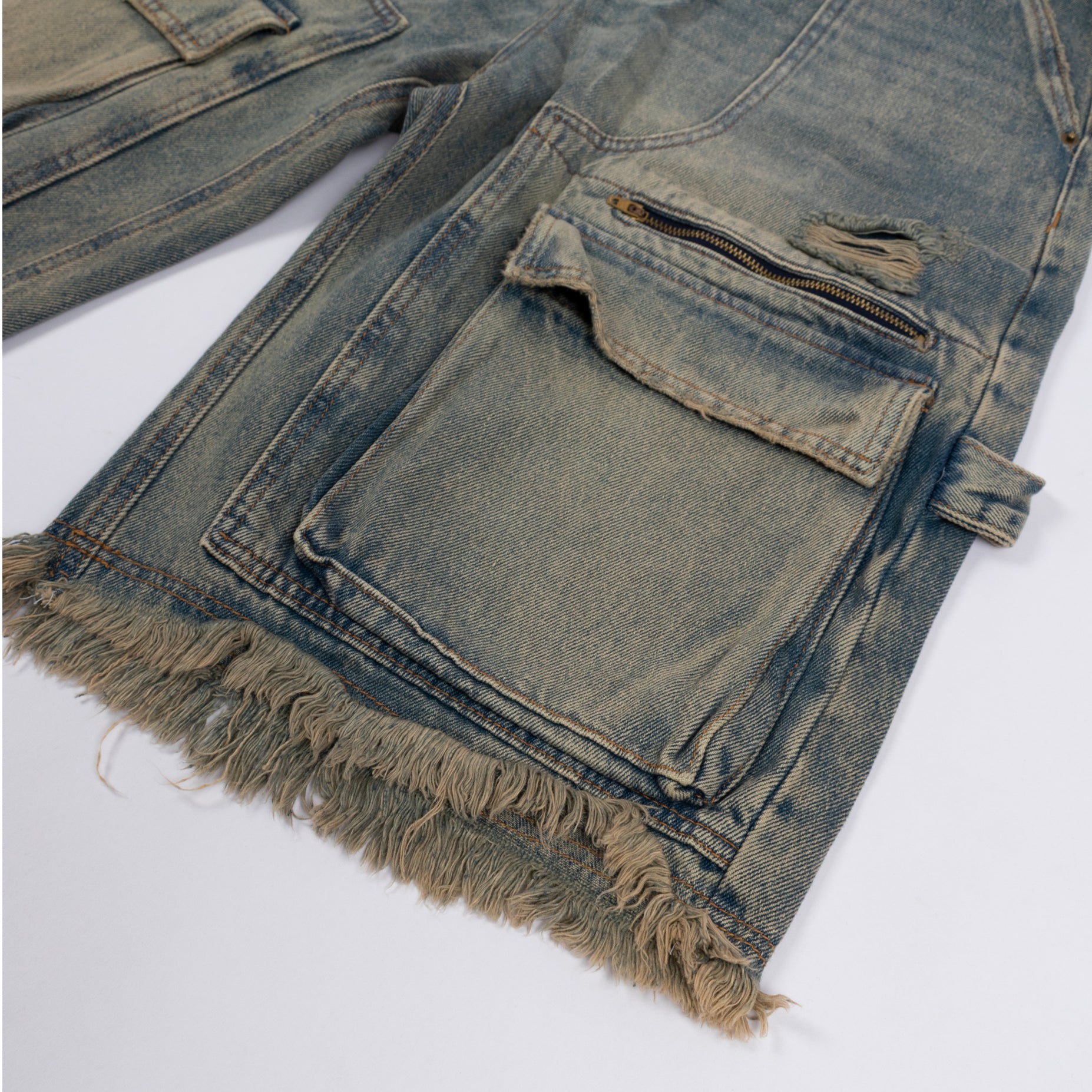 Bermuda hombre cargo desmechada