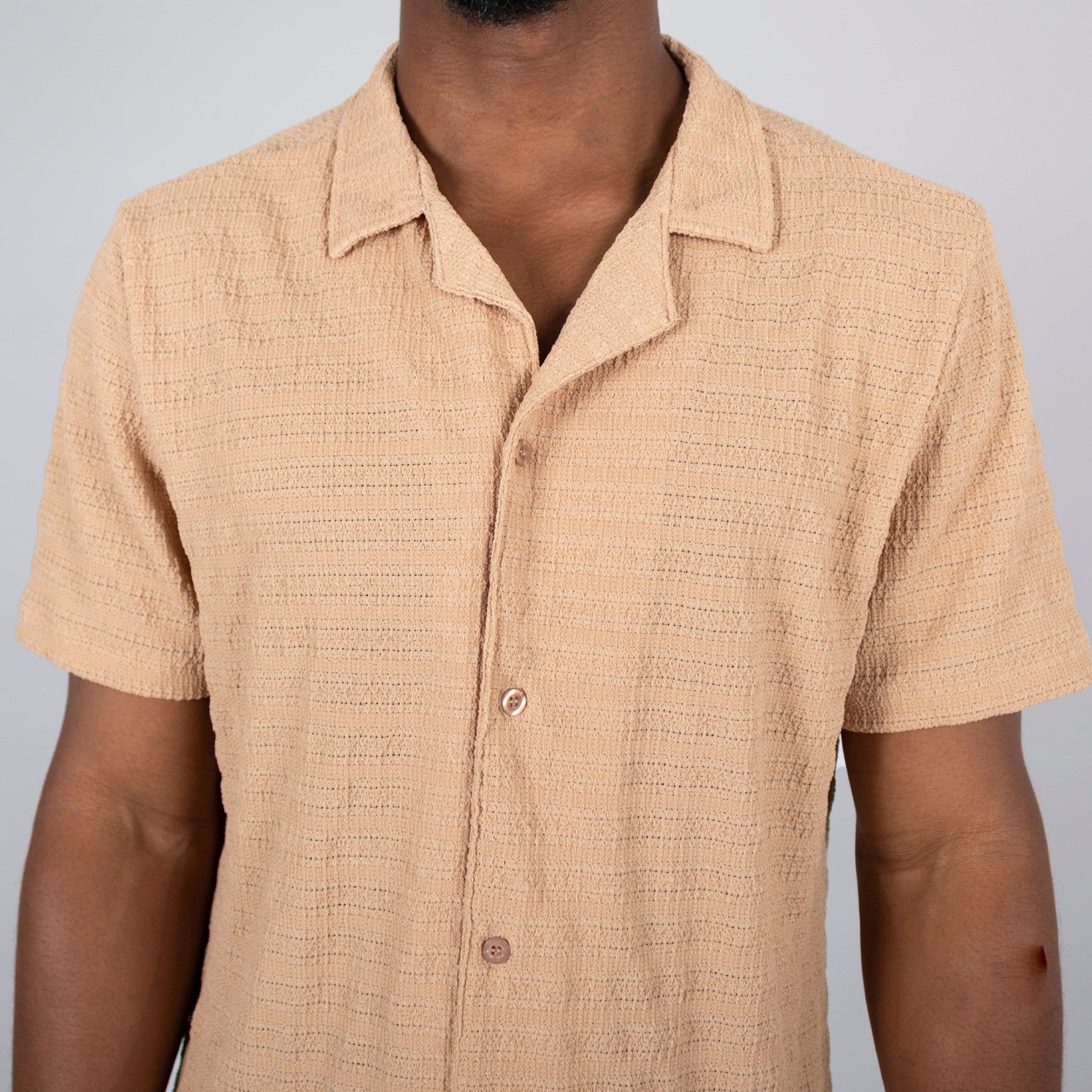 Camisa hombre textura avena