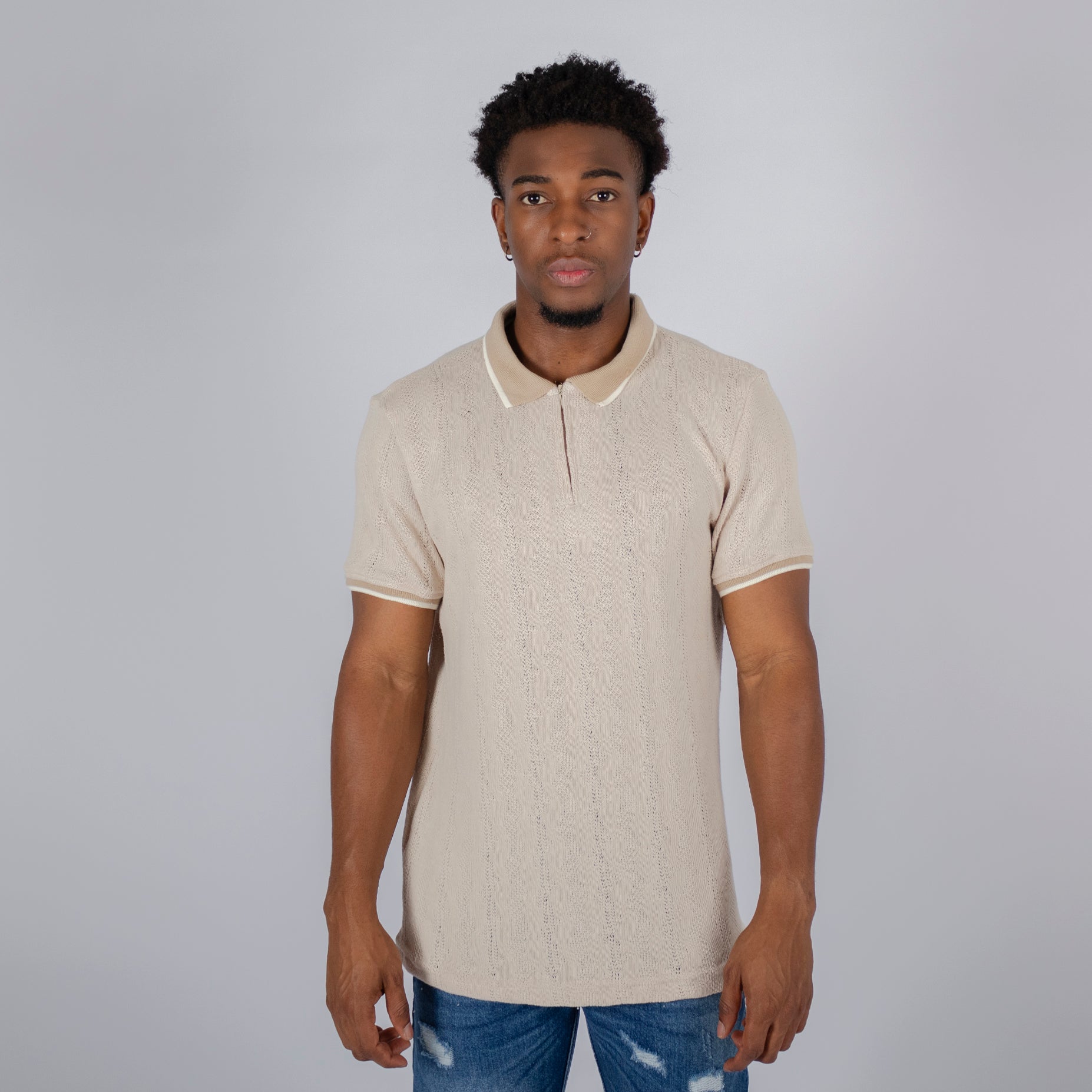 Polo hombre cierre textura