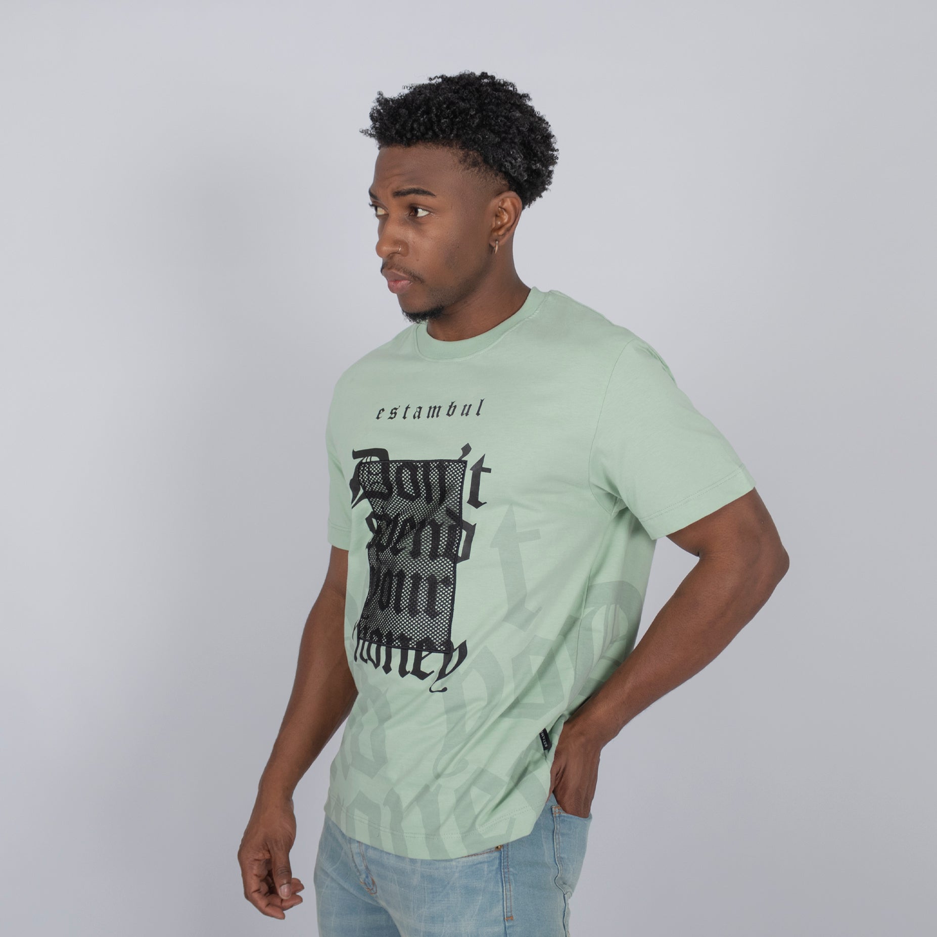 Camiseta regular hombre bordada spend