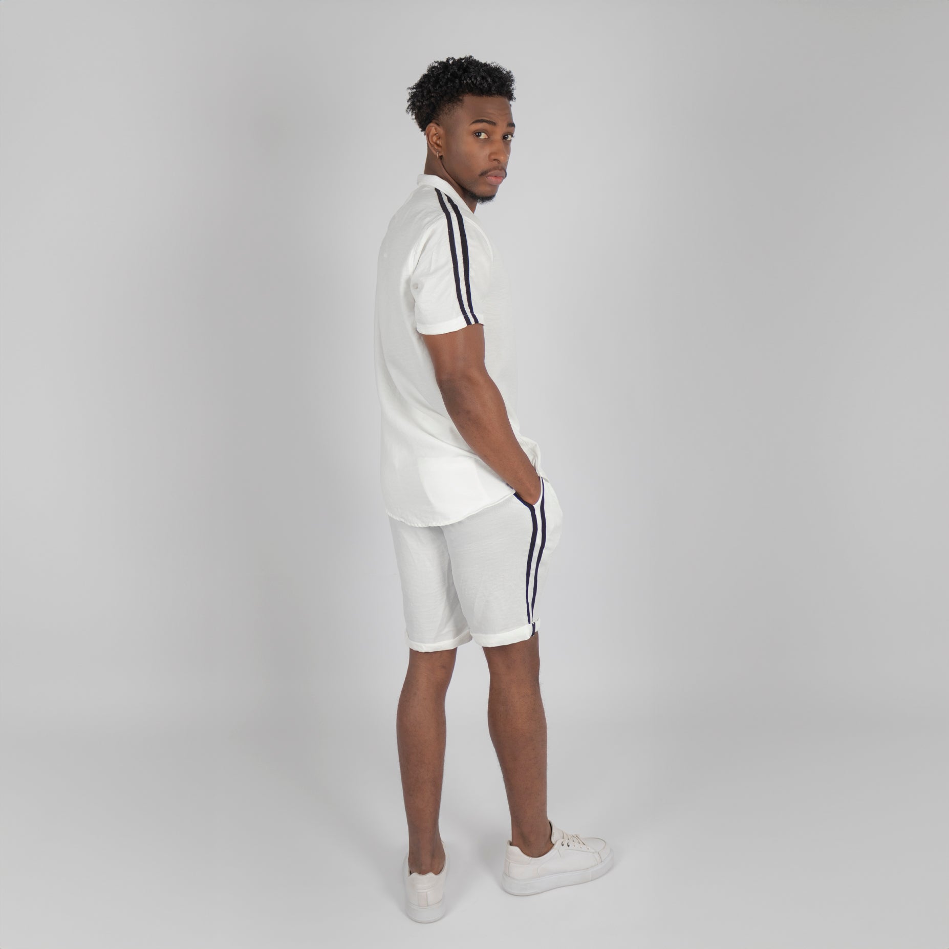 Conjunto hombre lineas