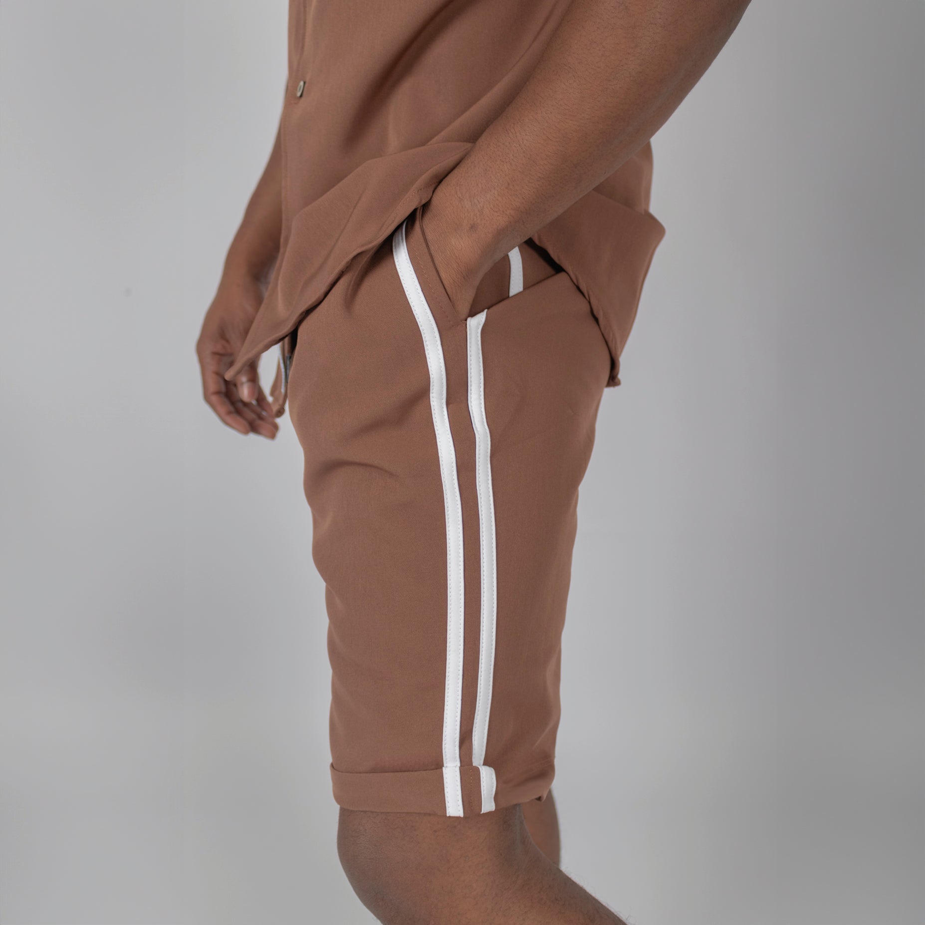 Conjunto hombre lineas