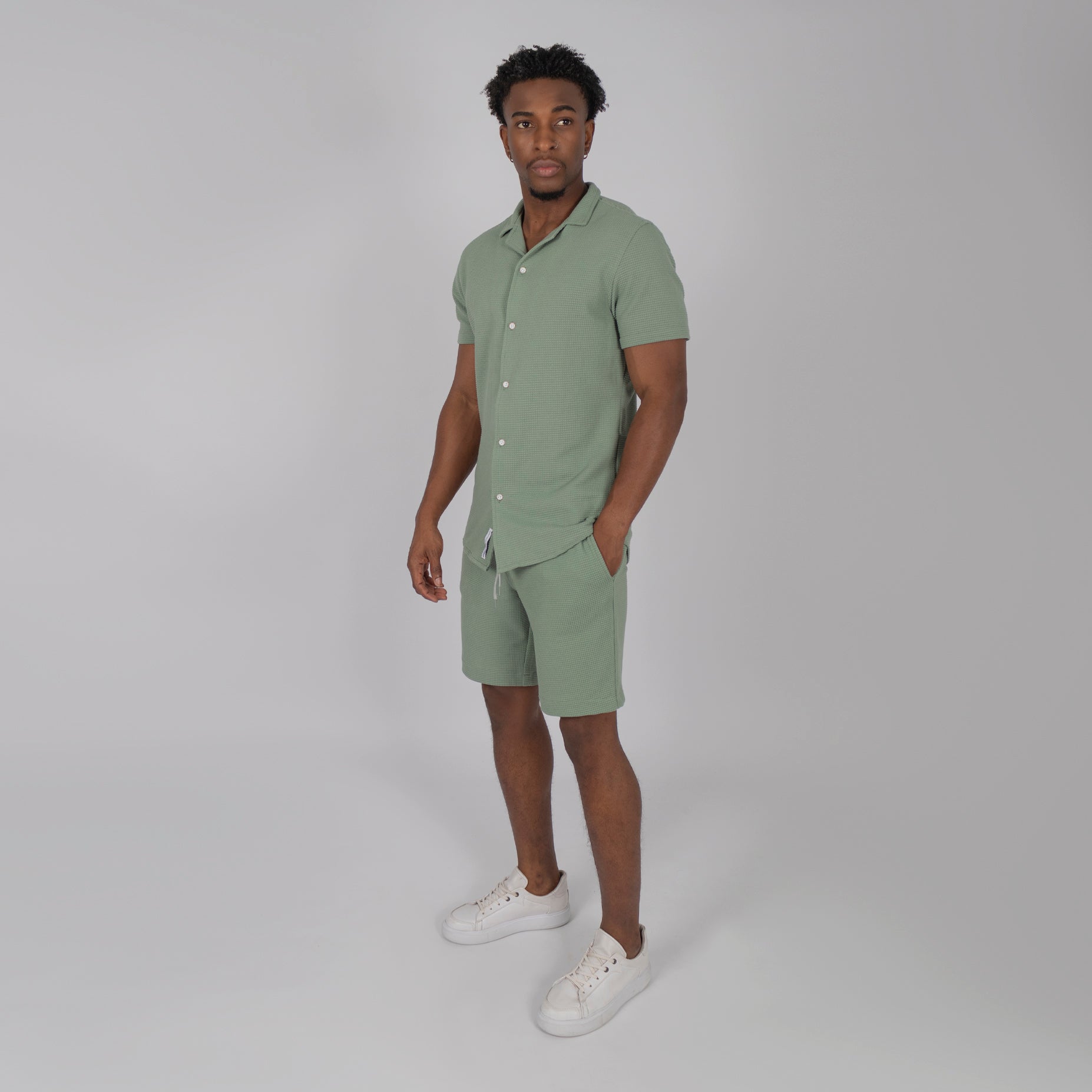 Conjunto hombre textura verde