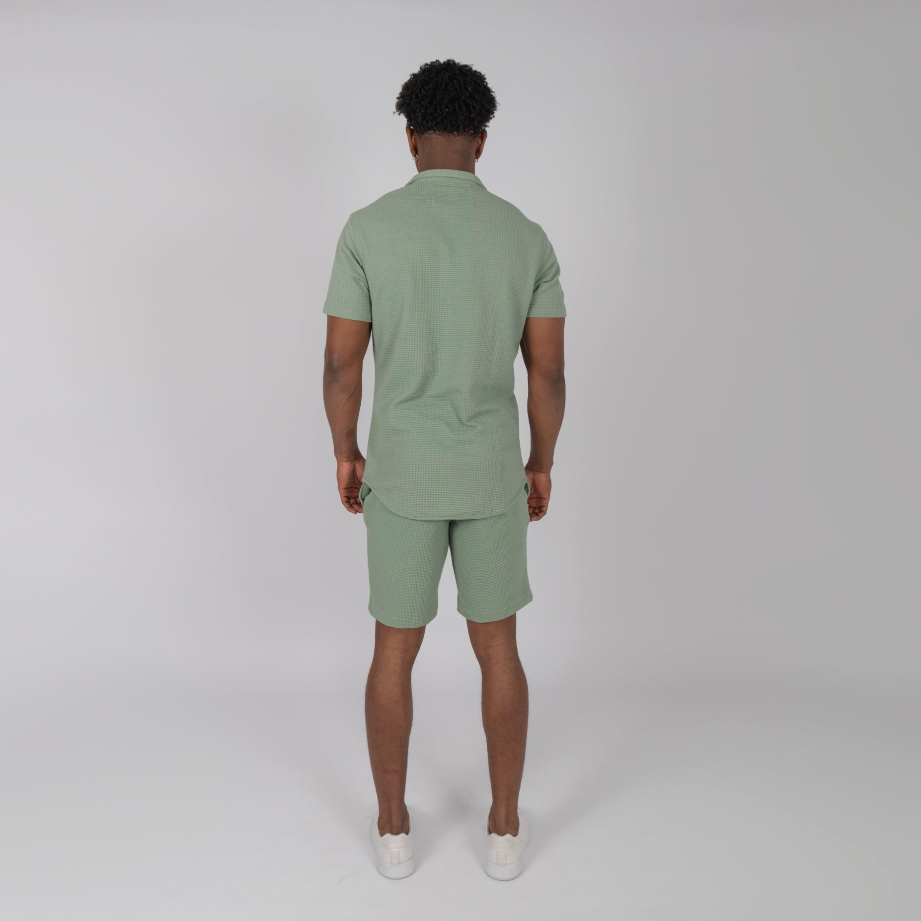 Conjunto hombre textura verde