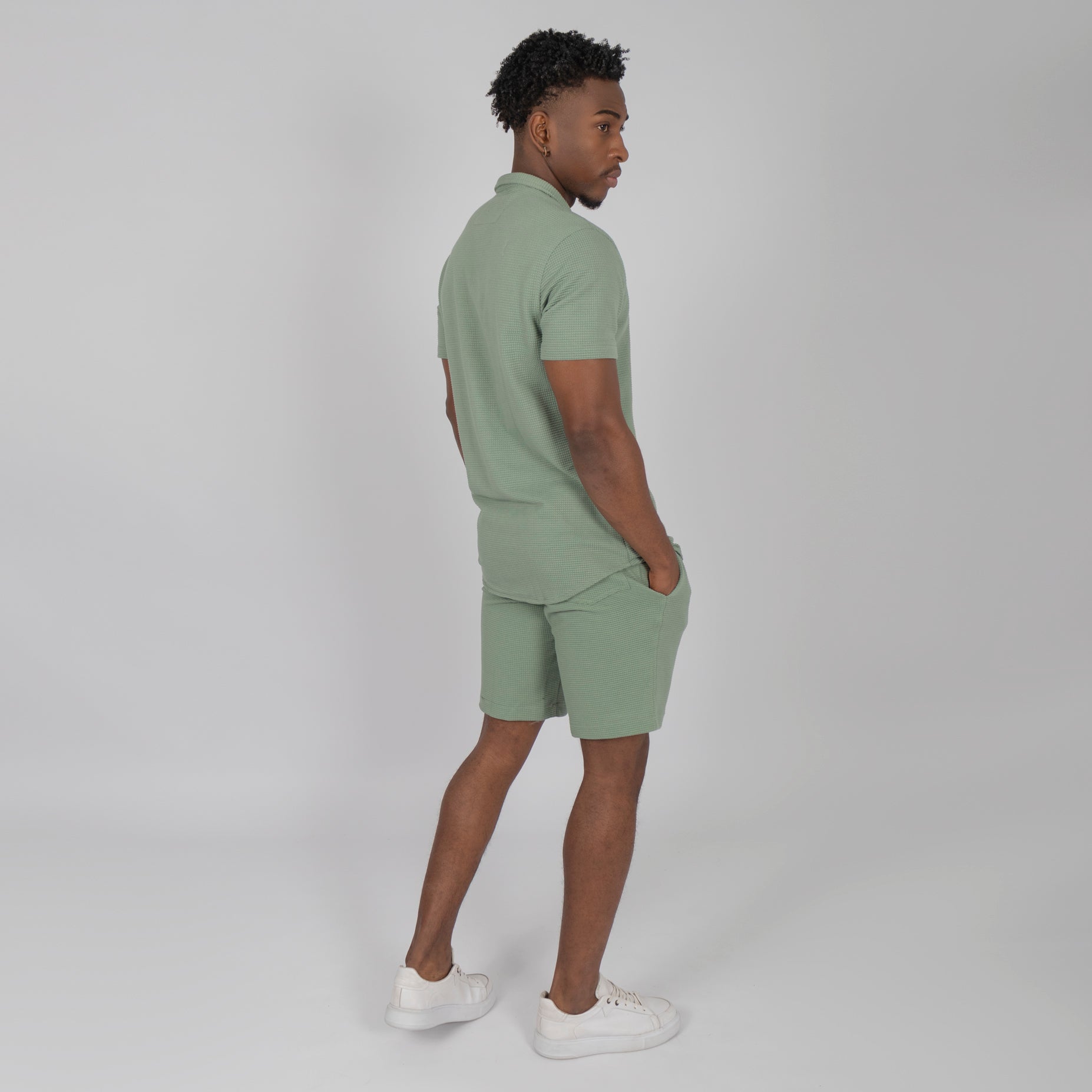 Conjunto hombre textura verde