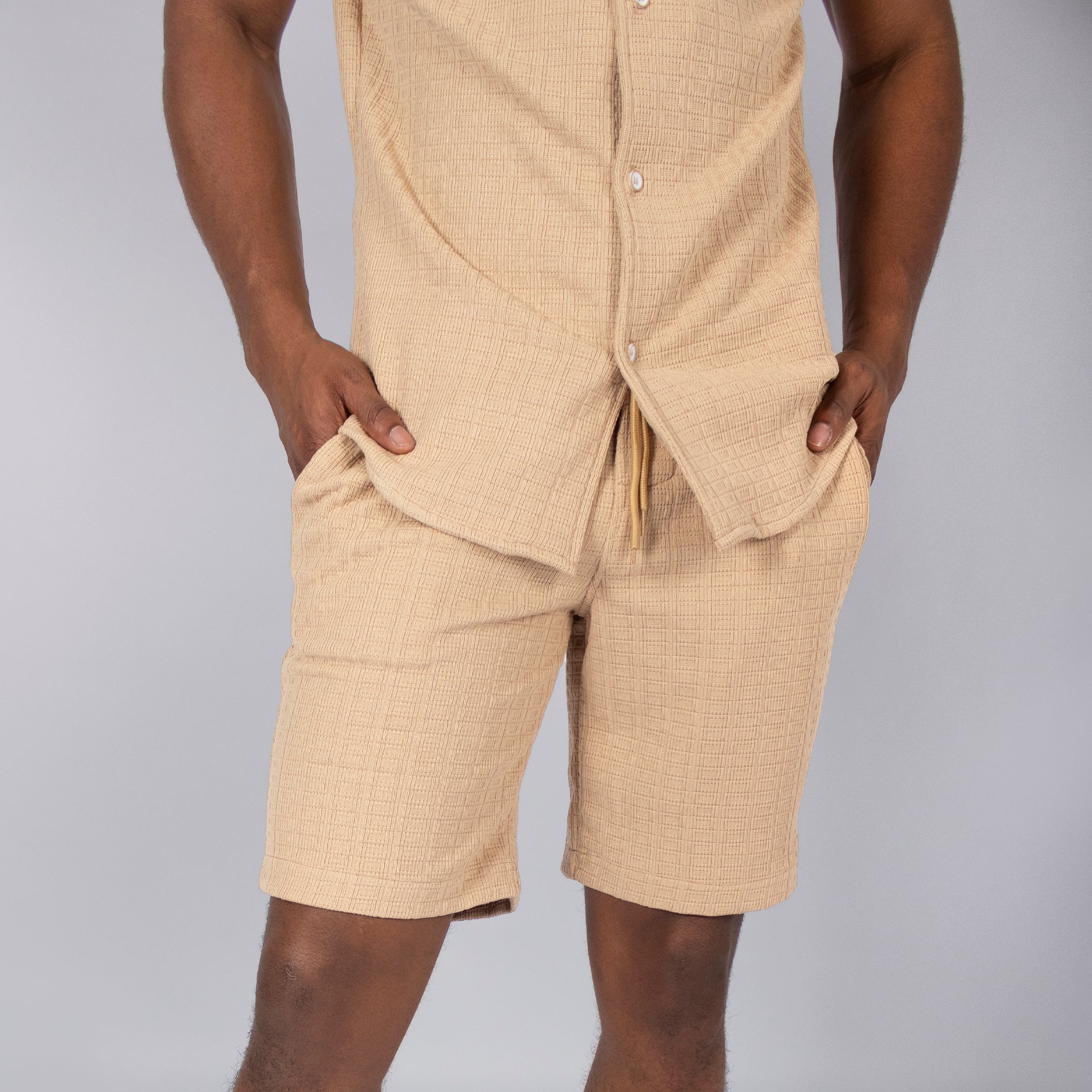 Conjunto hombre textura arena