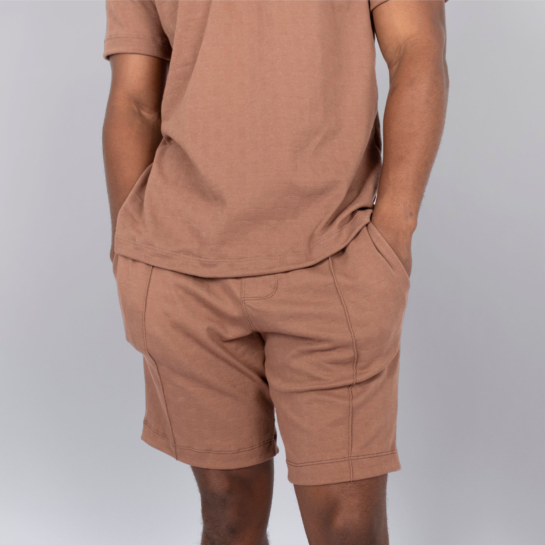 Conjunto hombre textura cierre cafe