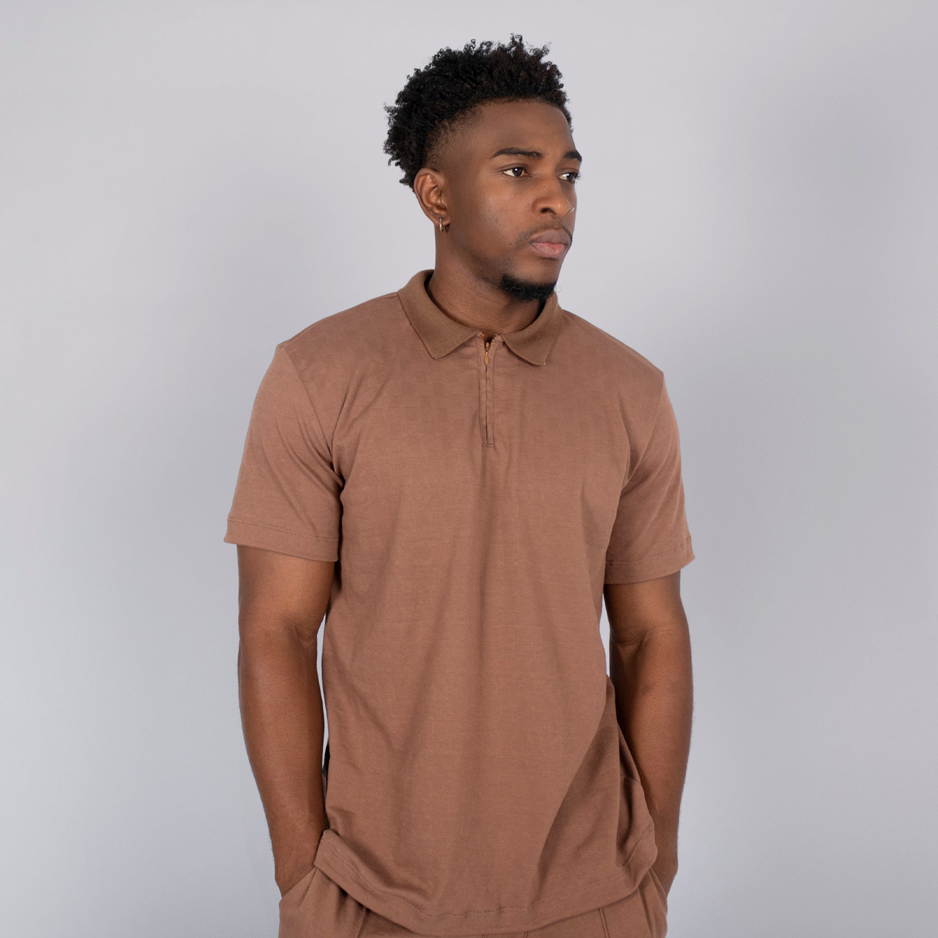 Conjunto hombre textura cierre cafe