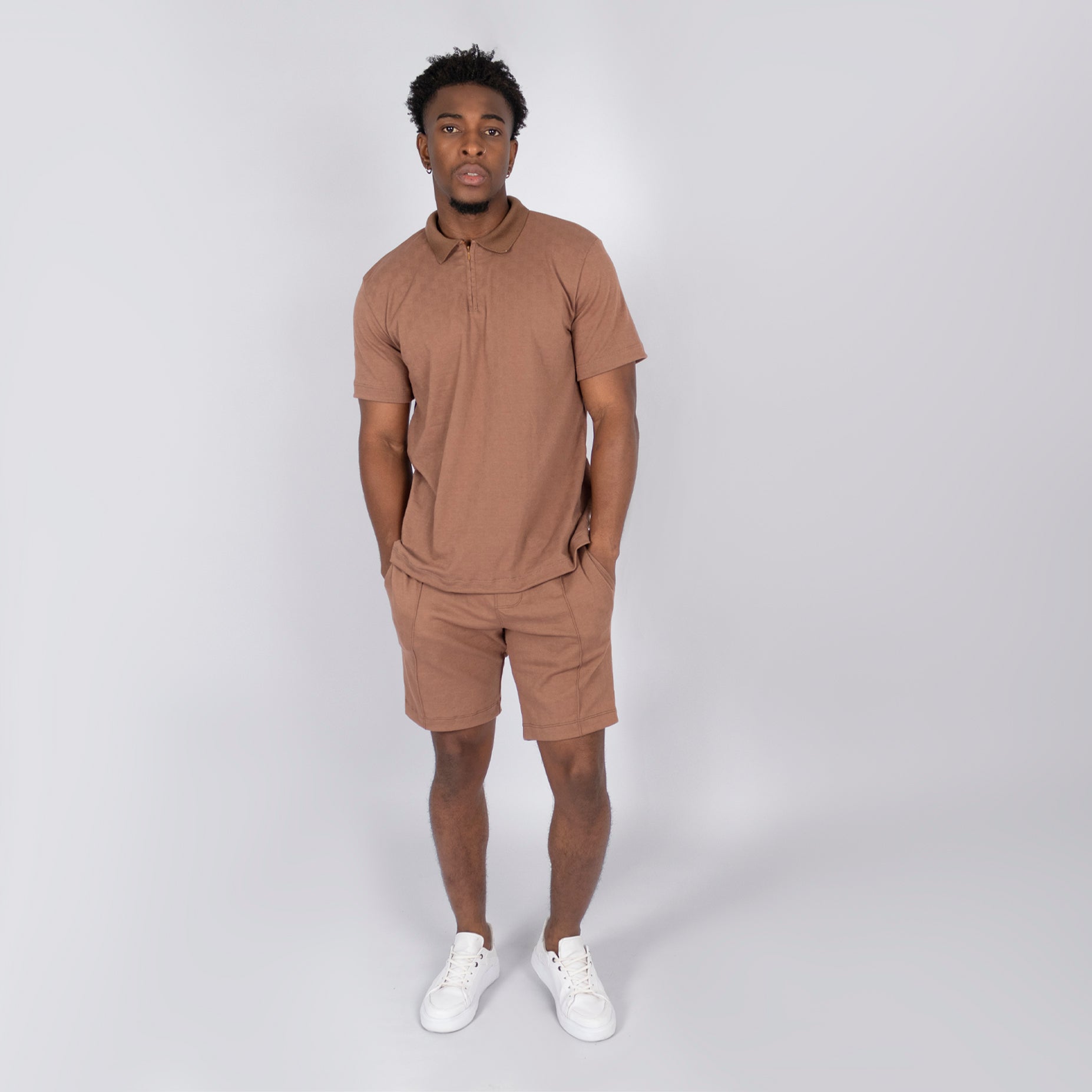 Conjunto hombre textura cierre cafe