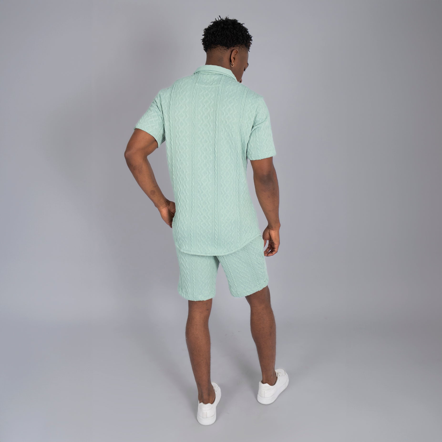 Conjunto hombre textura verde