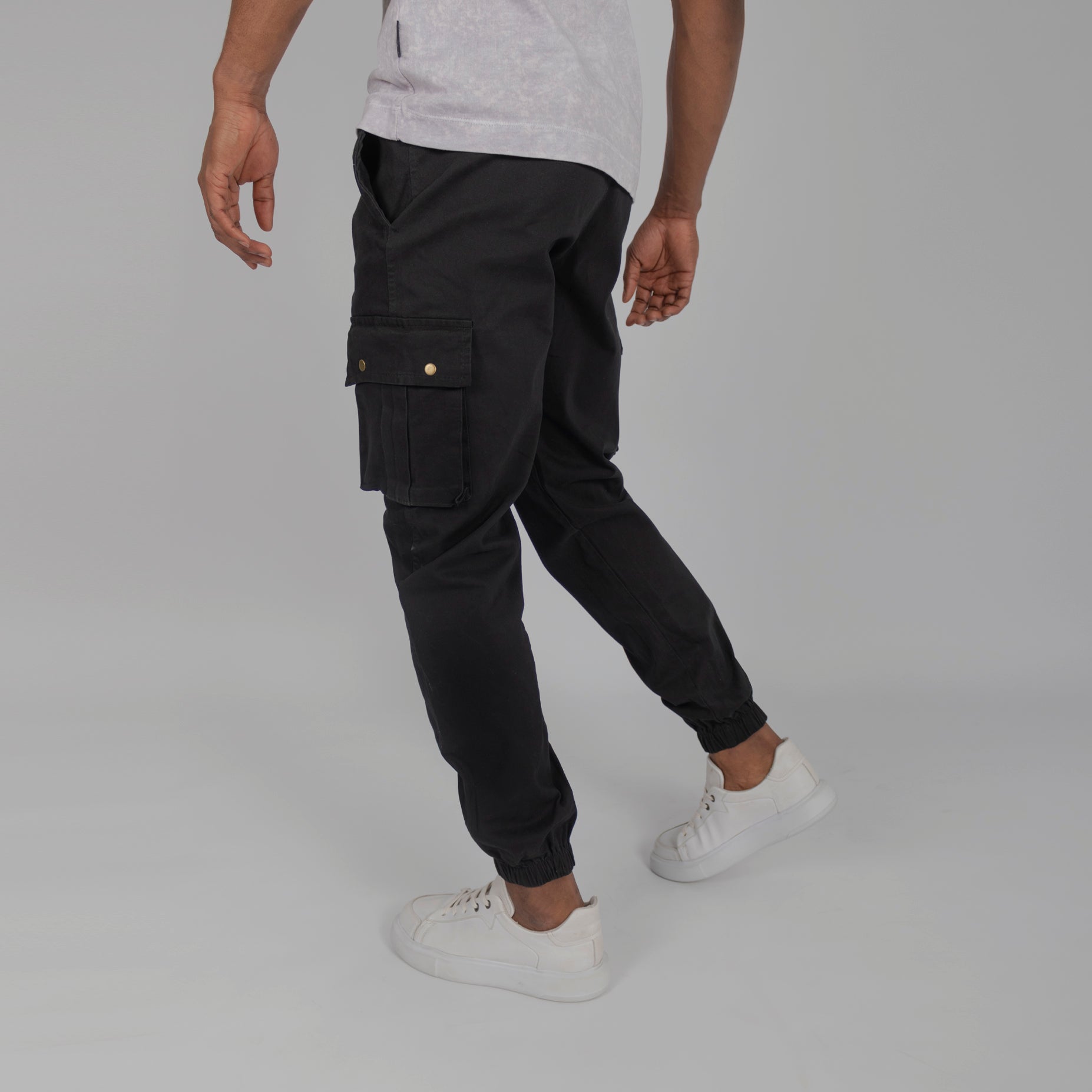 Jogger hombre cargo negro