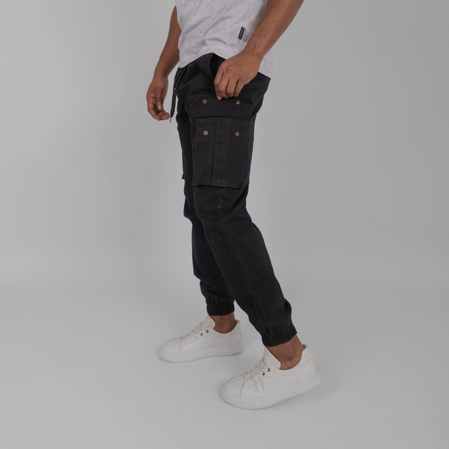 Jogger hombre cargo negro