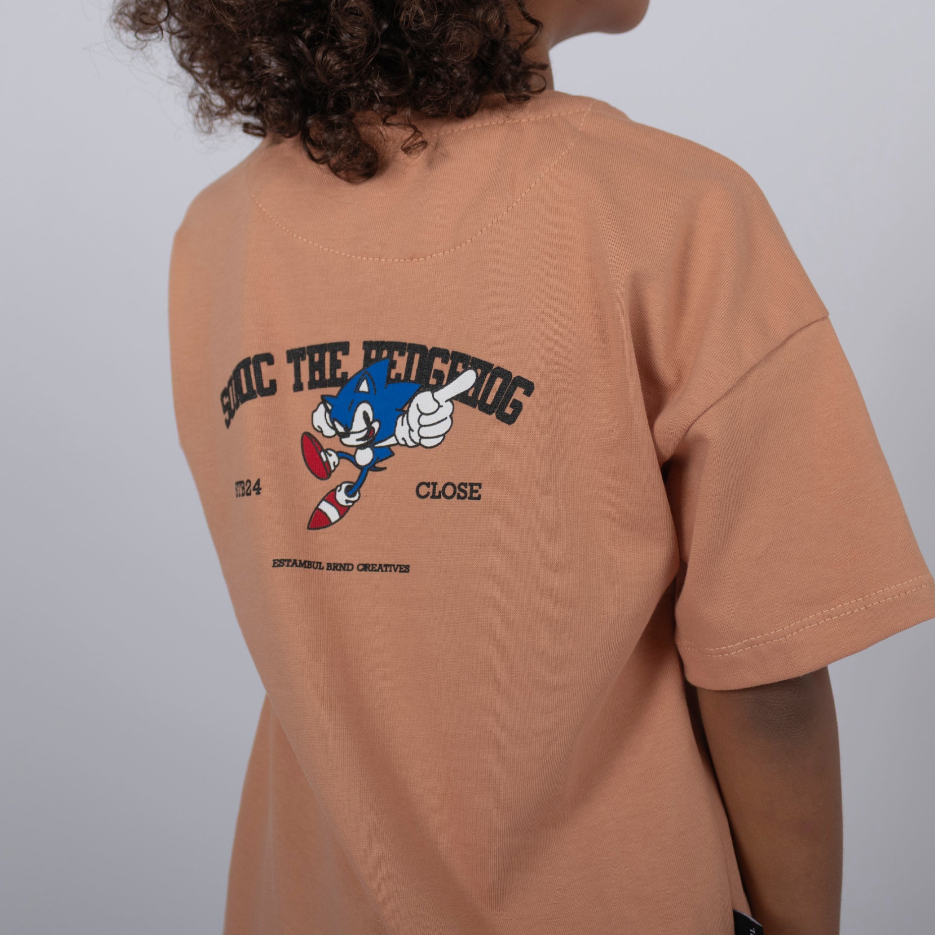 Oversize niño sonic