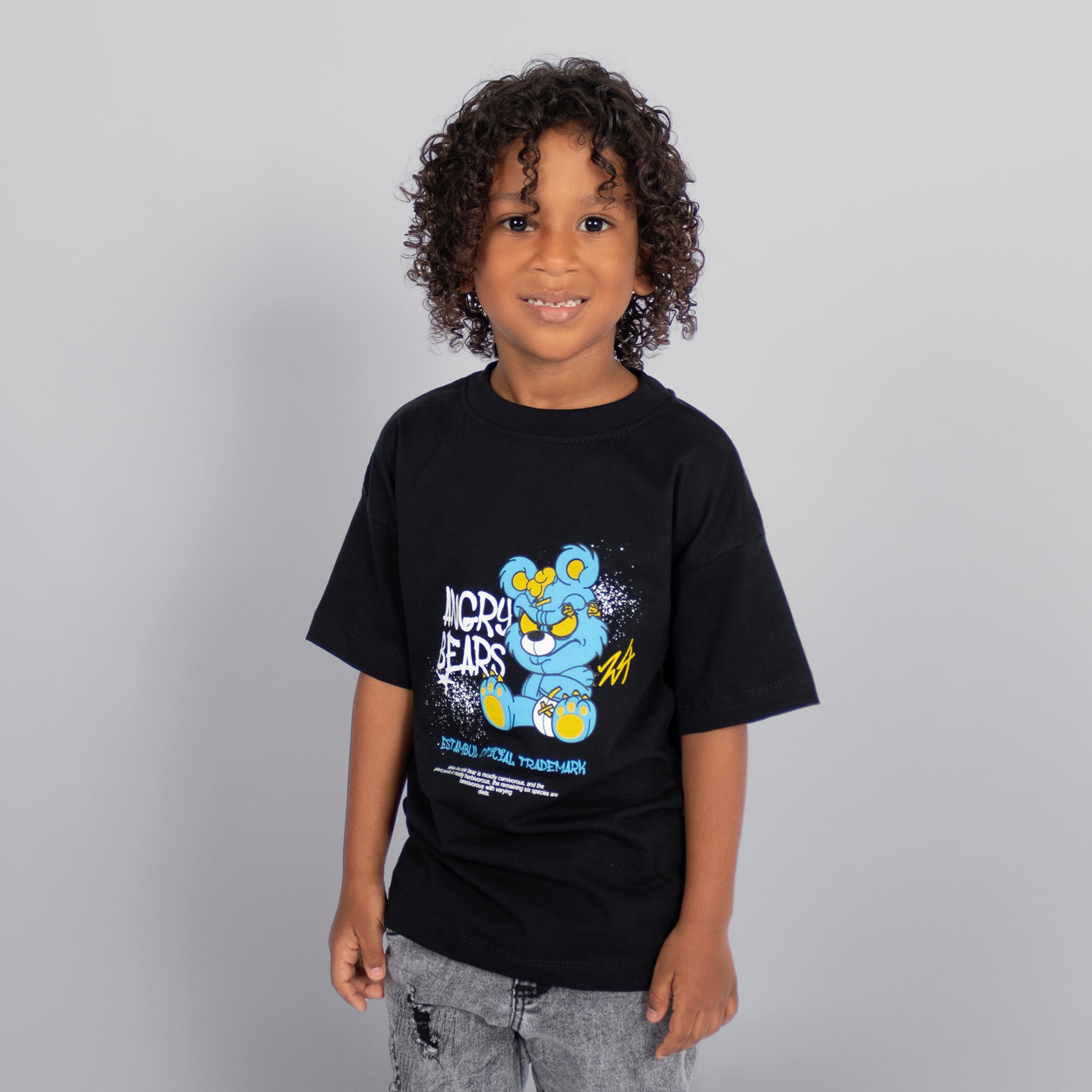 Oversize niño angry