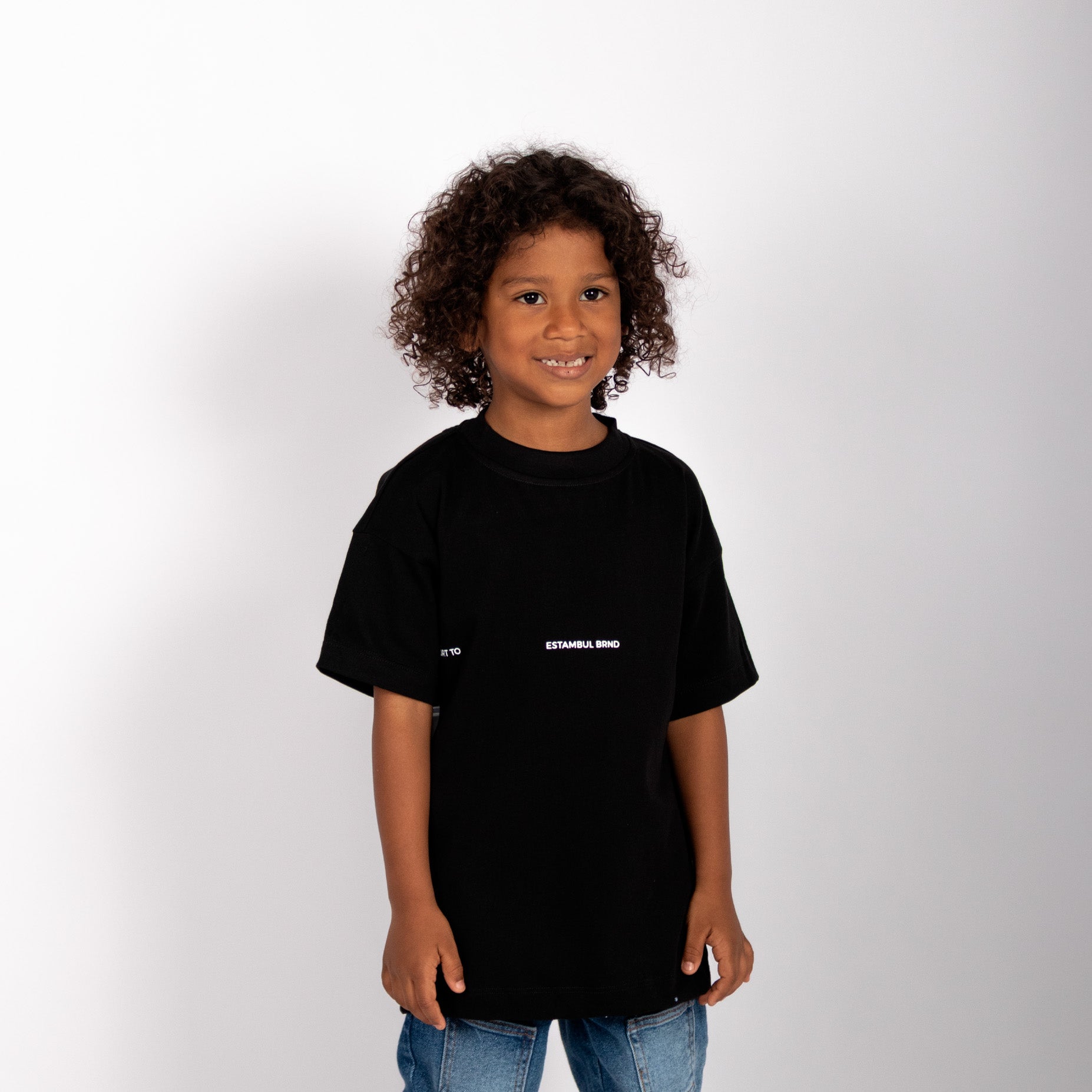 Oversize niño Street Art