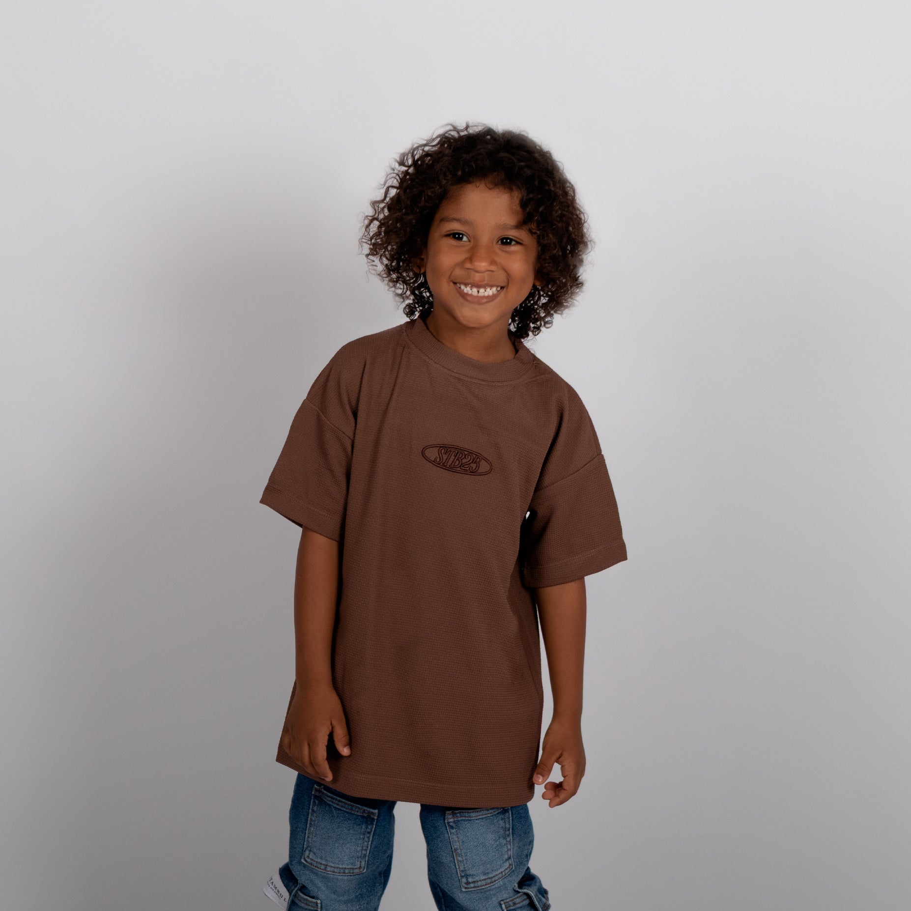 Oversize niño bordada cafe