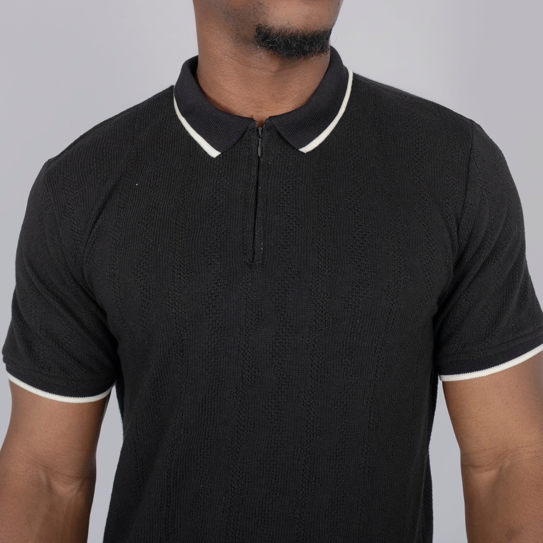 Polo hombre cierre textura