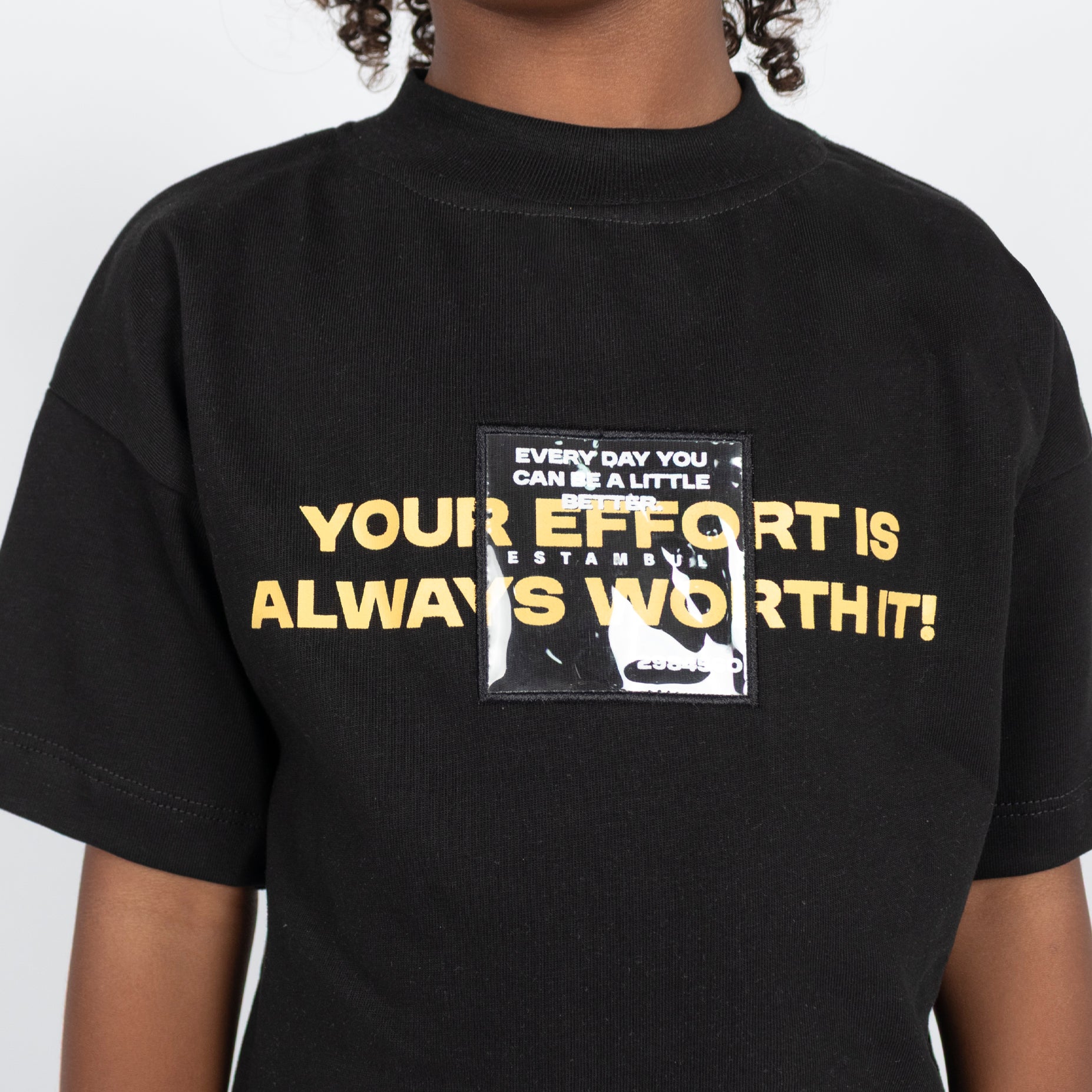 Oversize niño Helping