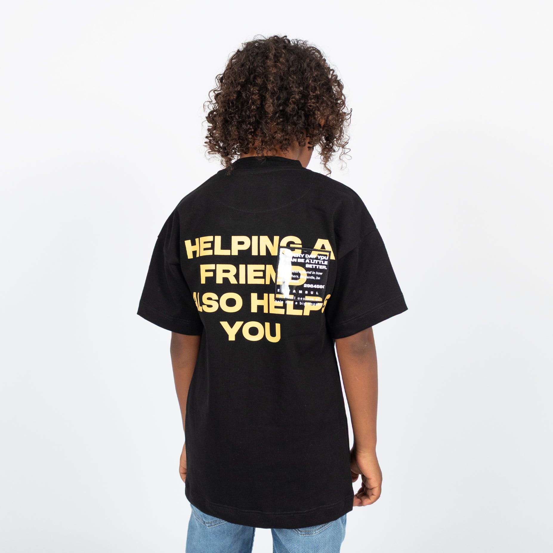 Oversize niño Helping