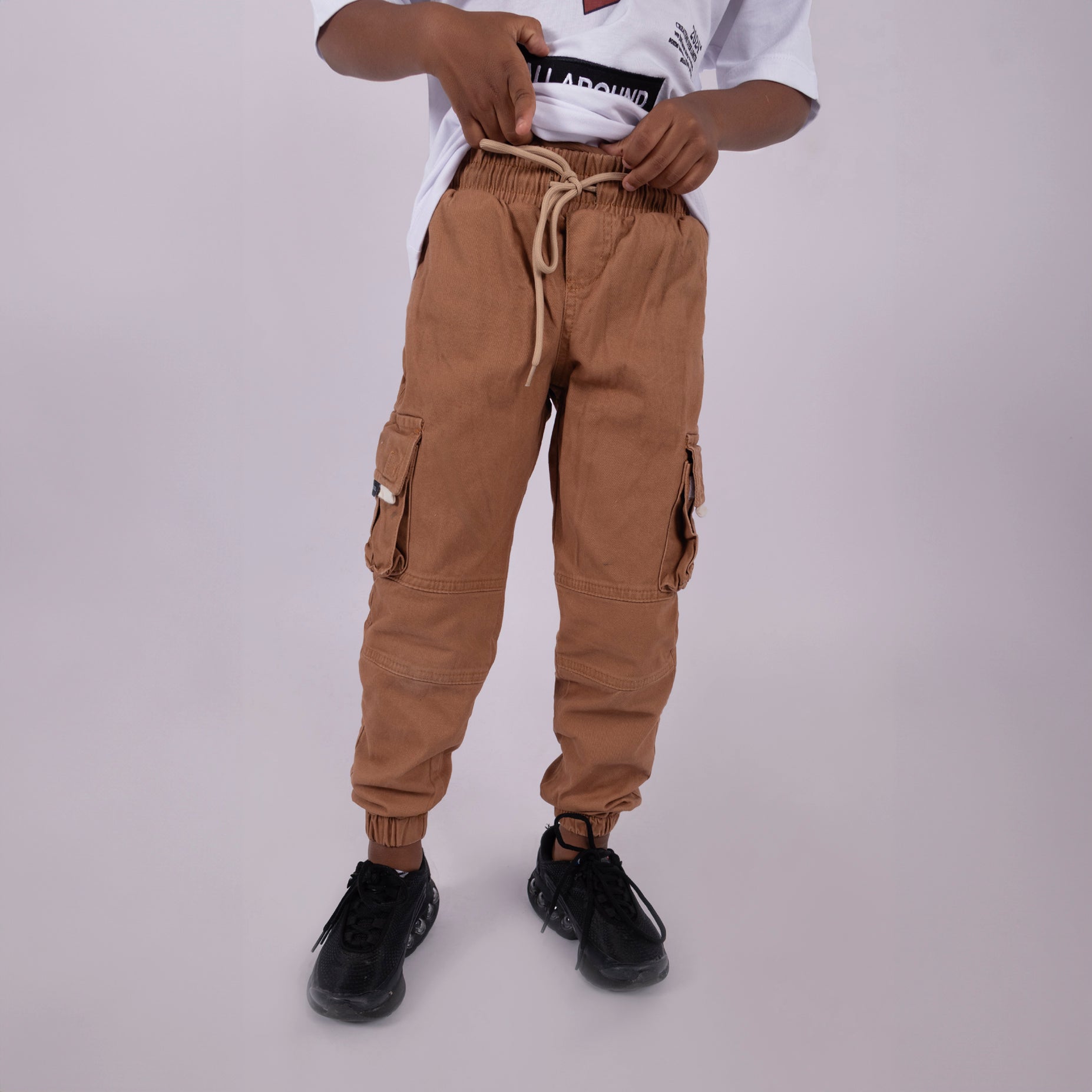 Jogger niño en Dril Terracota