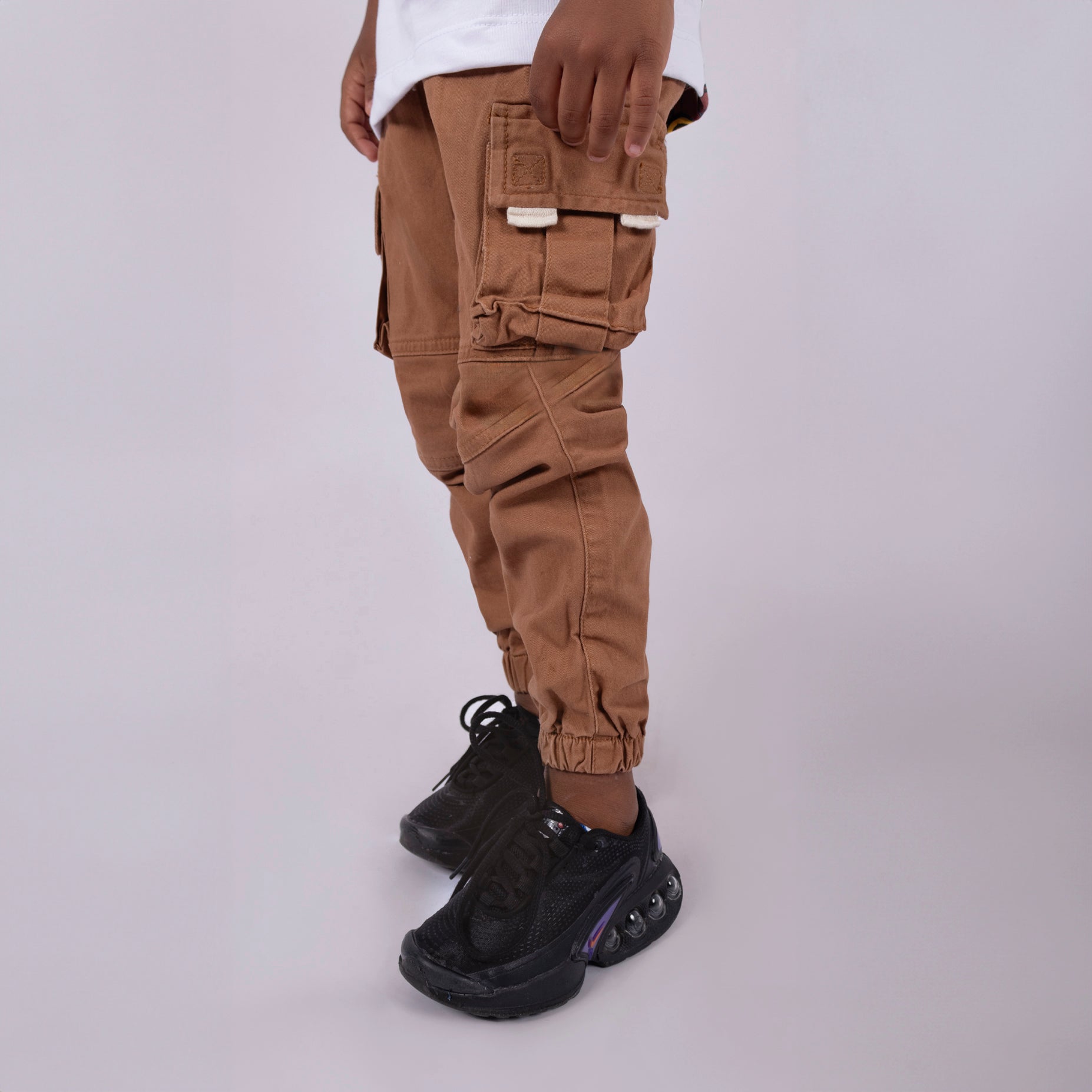 Jogger niño en Dril Terracota