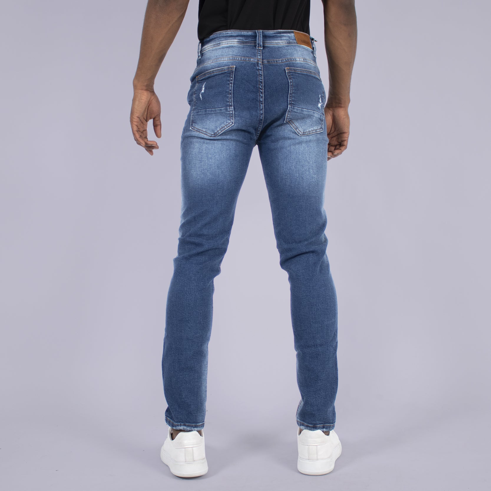 Jean hombre azul cielo con parches