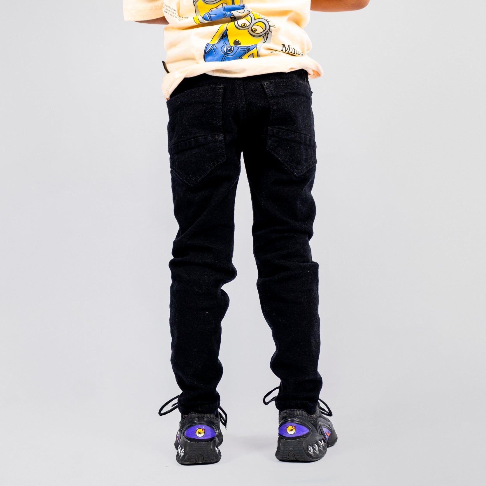 Jean niño negro rotos