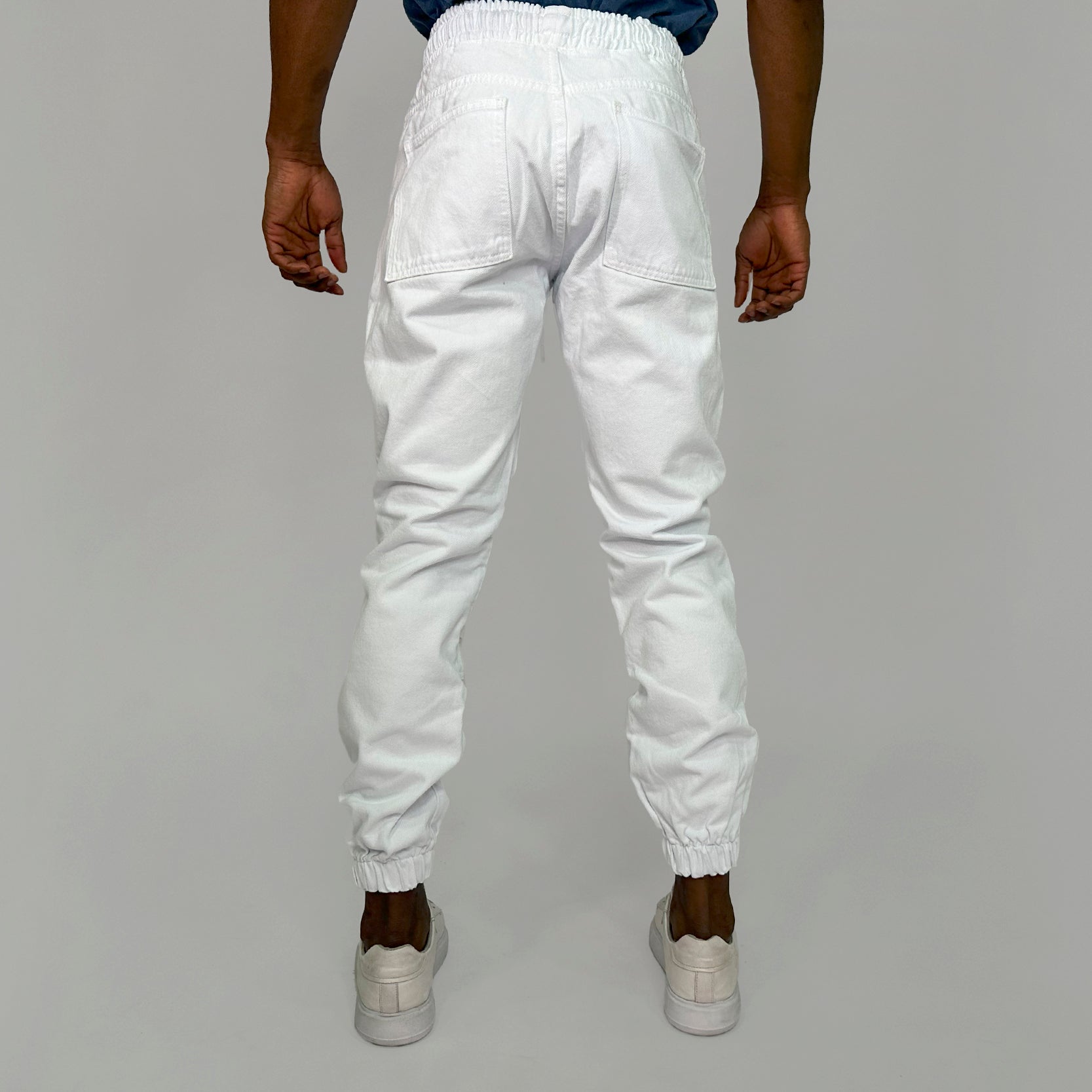 Jogger hombre blanco