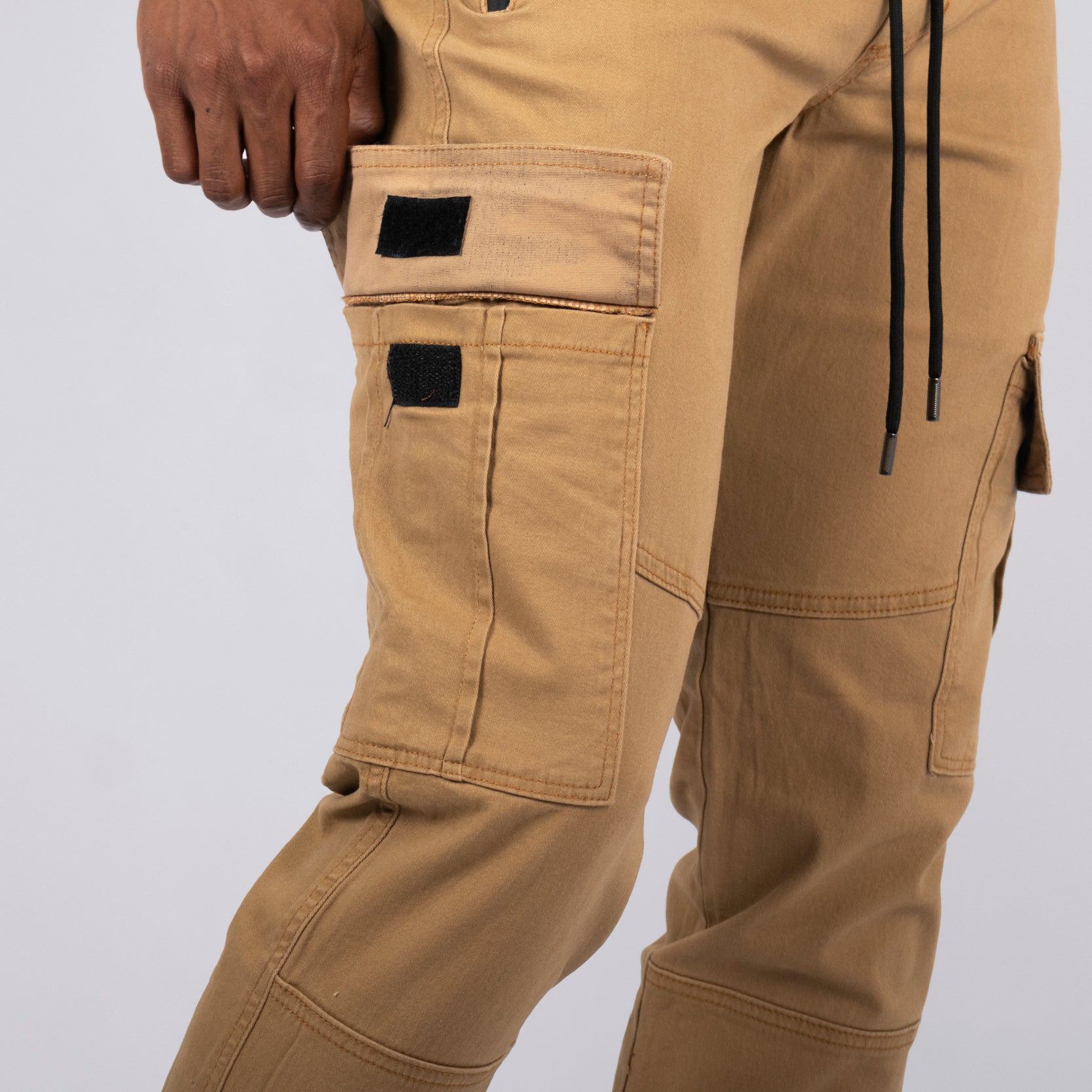 Jogger hombre camel