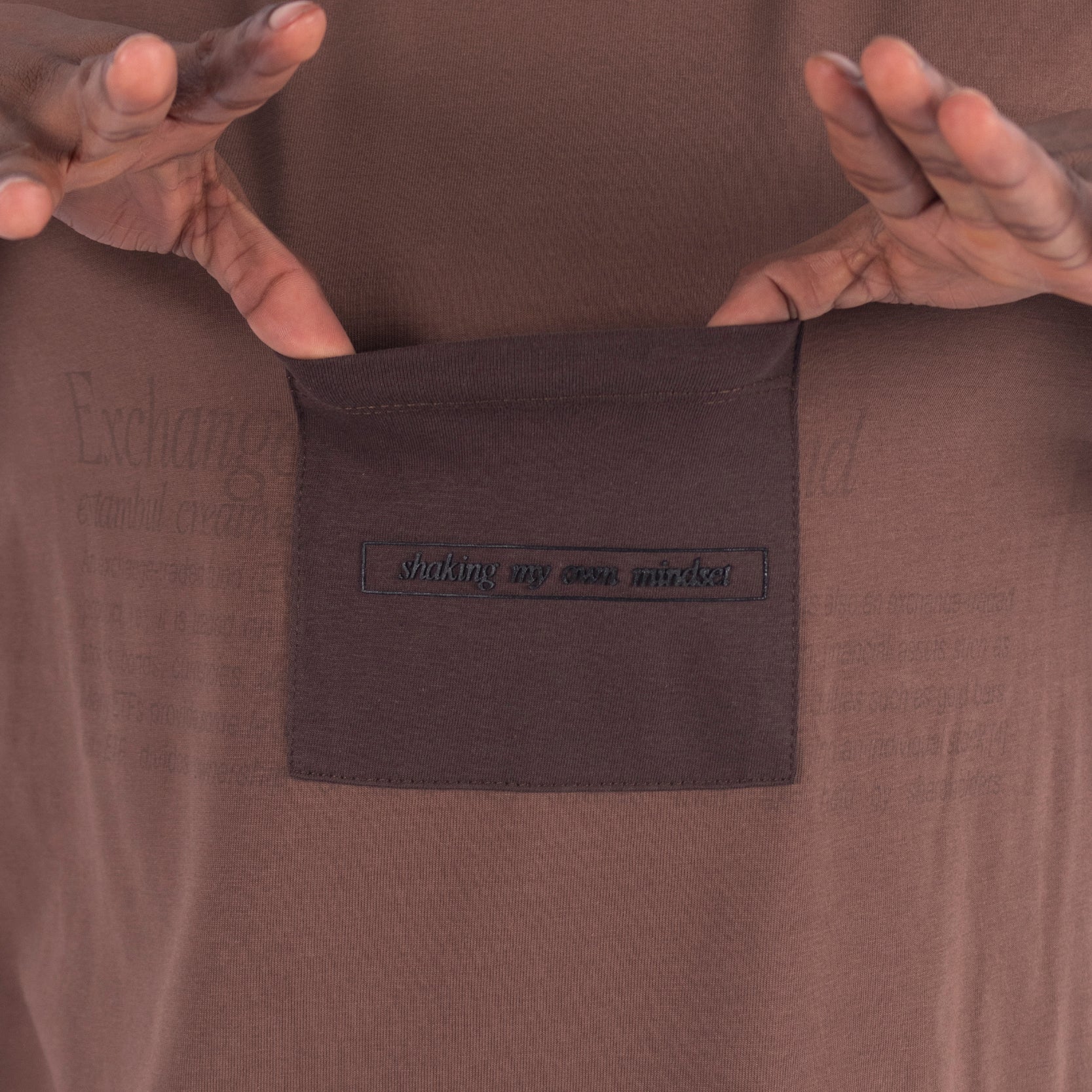 Camiseta hombre  regular parche