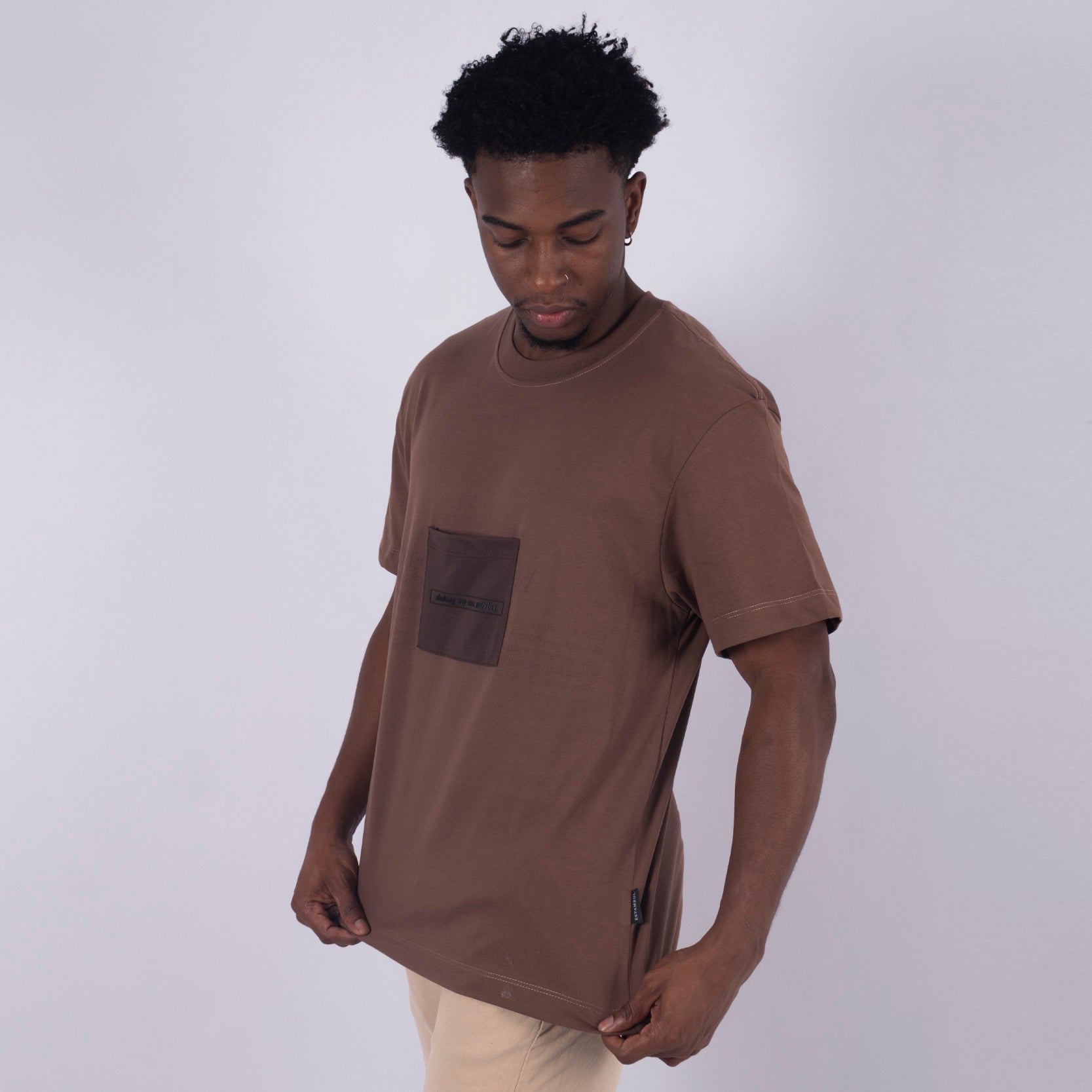 Camiseta hombre  regular parche