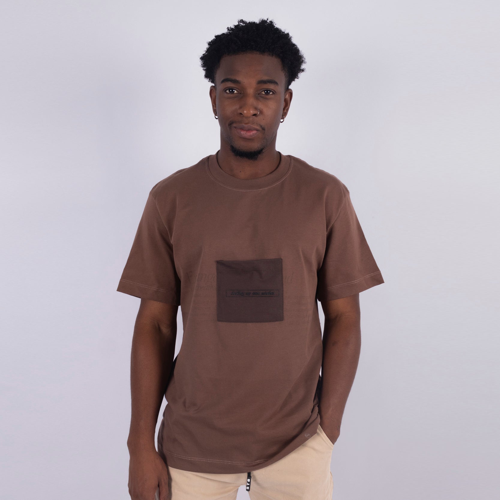 Camiseta hombre  regular parche