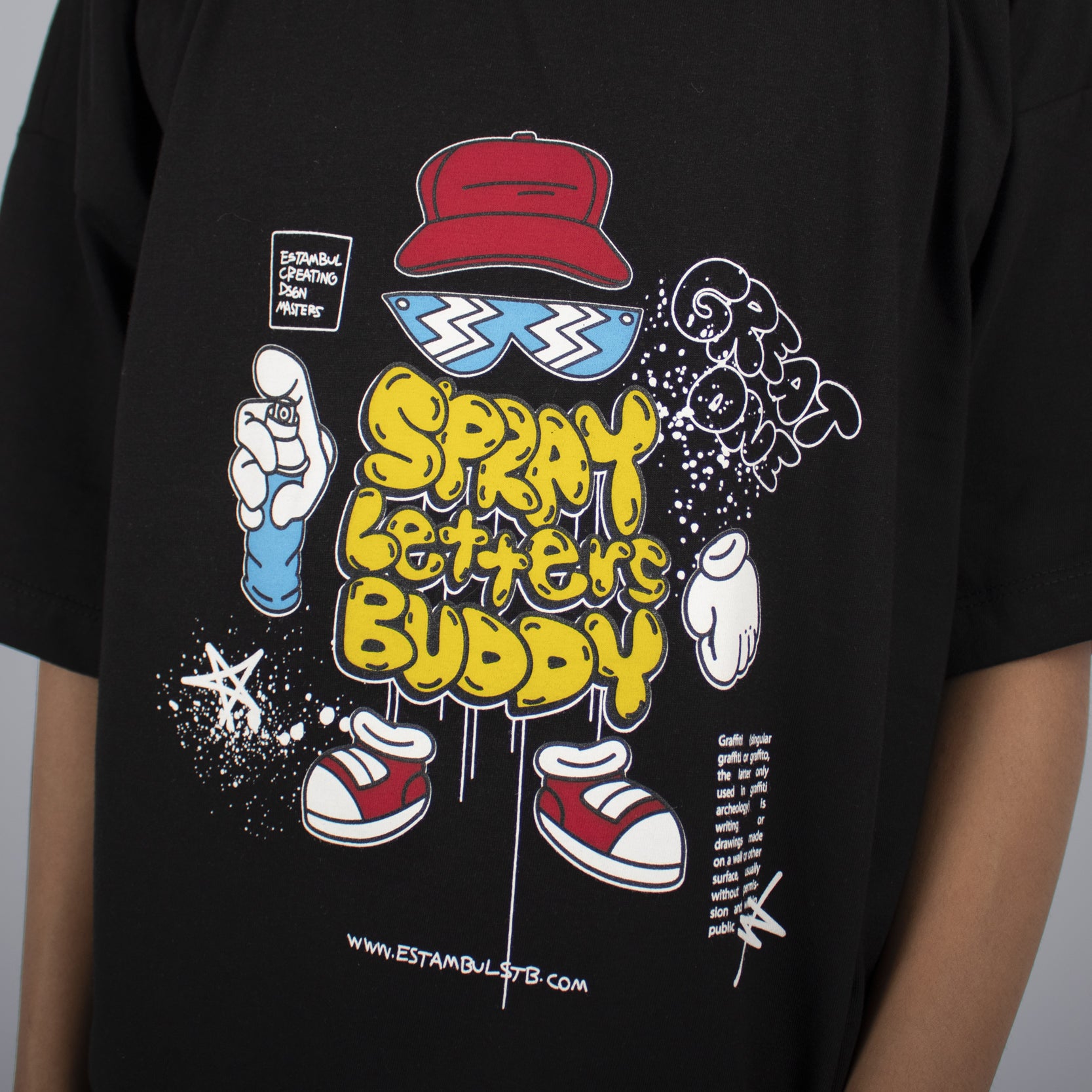 Oversize niño spray letters