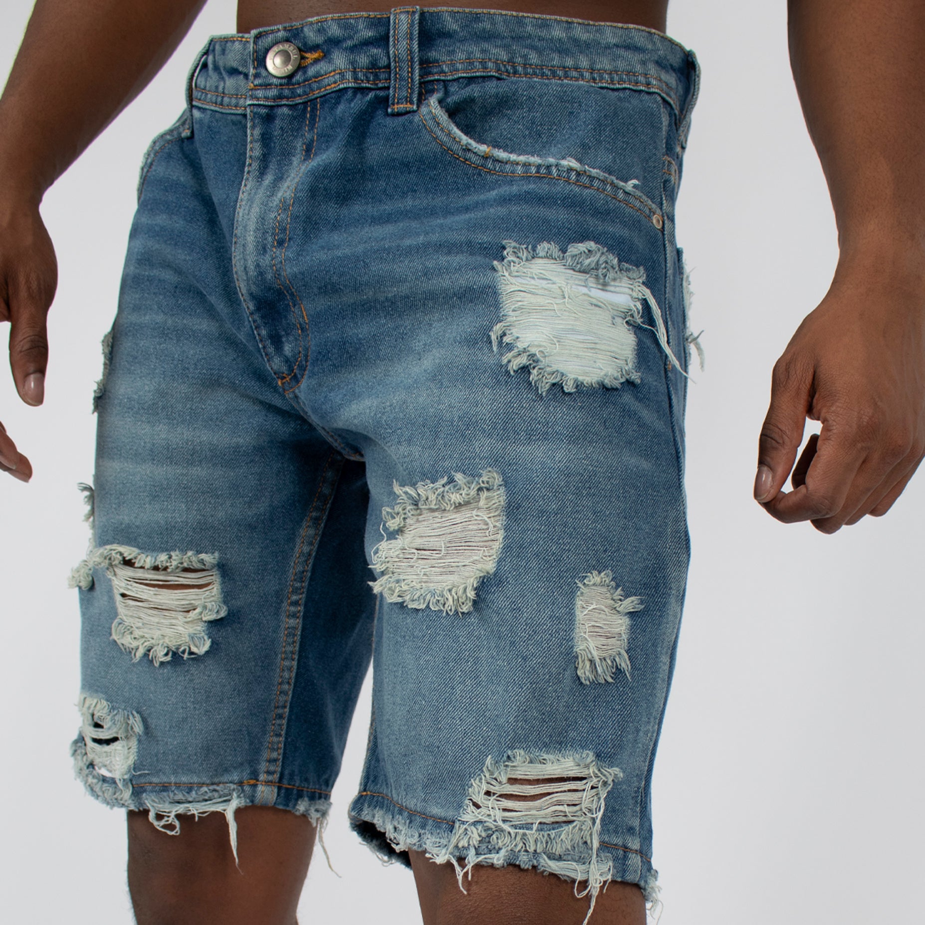 Bermuda hombre azul con rotos