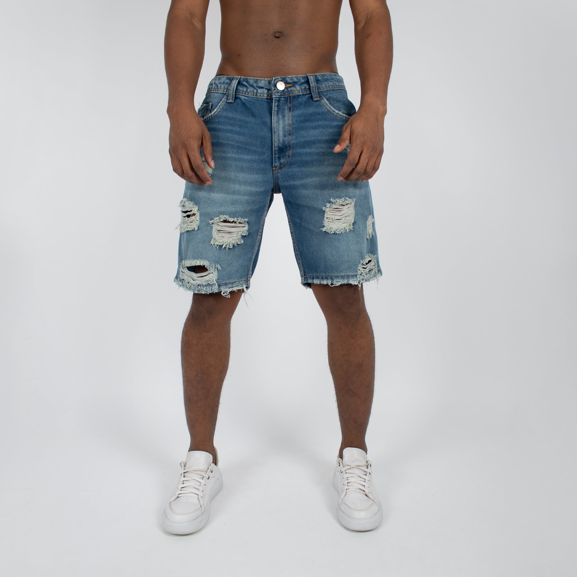 Bermuda hombre azul con rotos